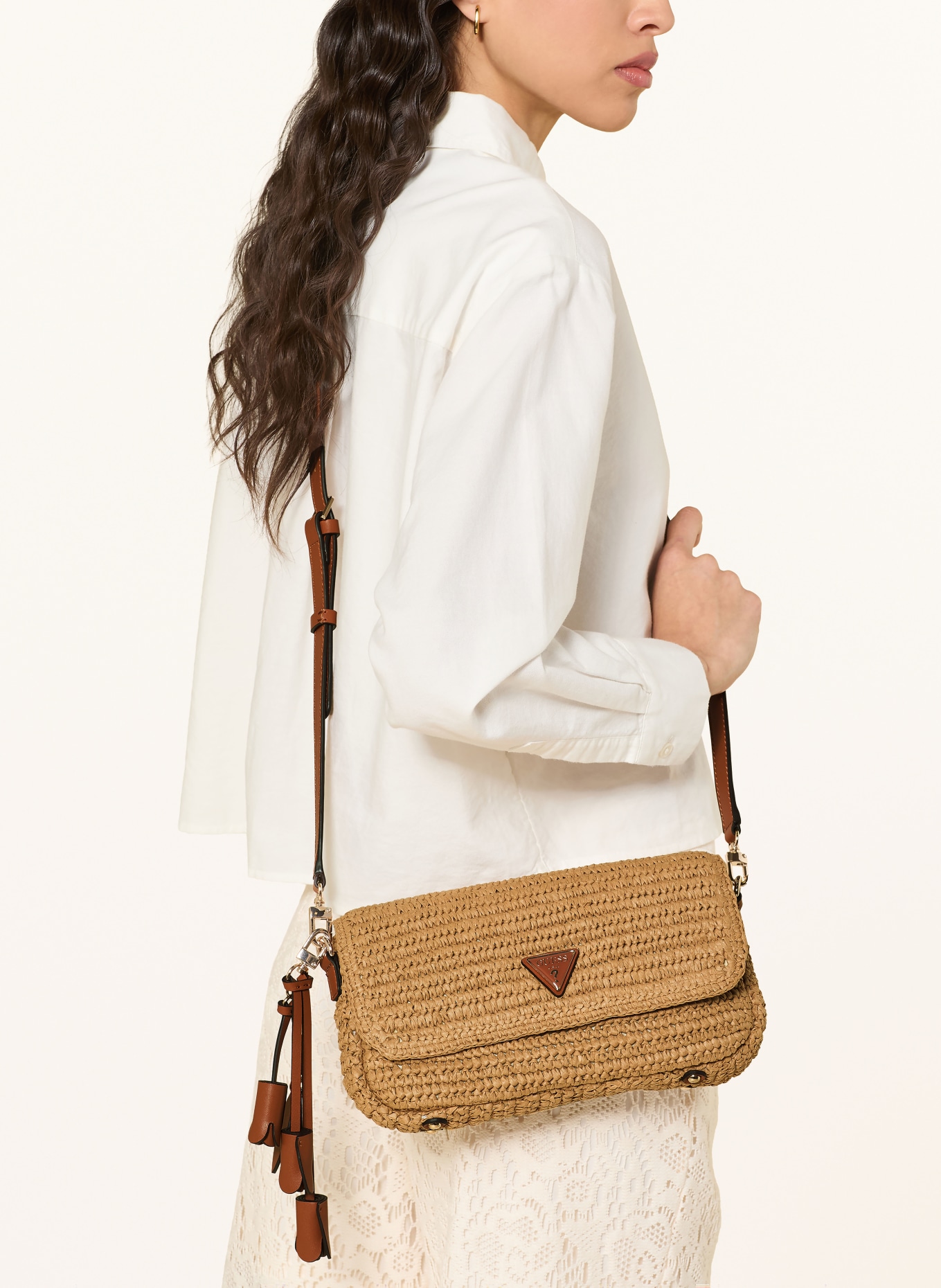 GUESS Schoudertas OFELIA: LICHTBRUIN / GOUD / BRUIN