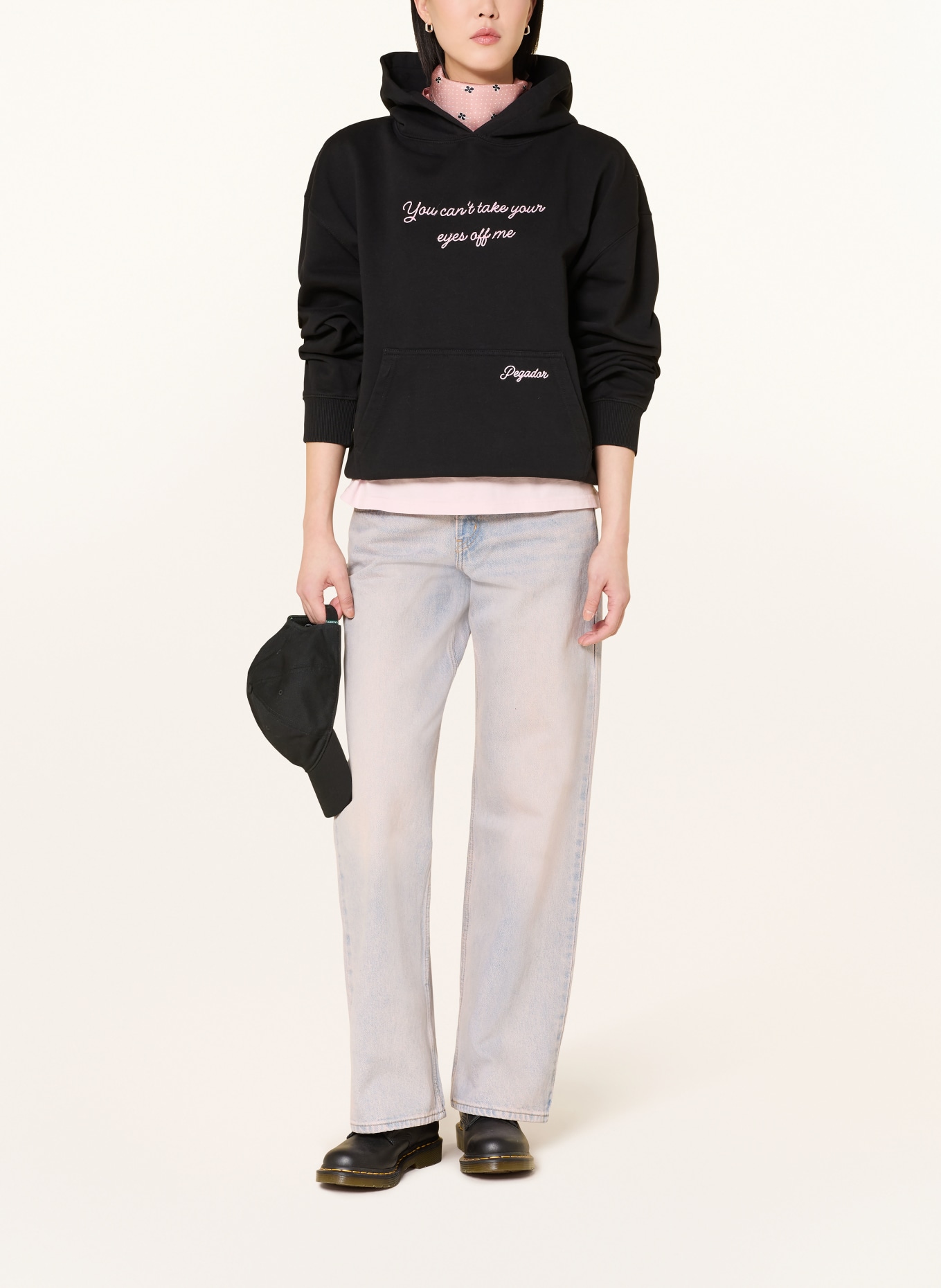 PEGADOR Sweat à capuche KULDIGA: NOIR / ROSE CLAIR