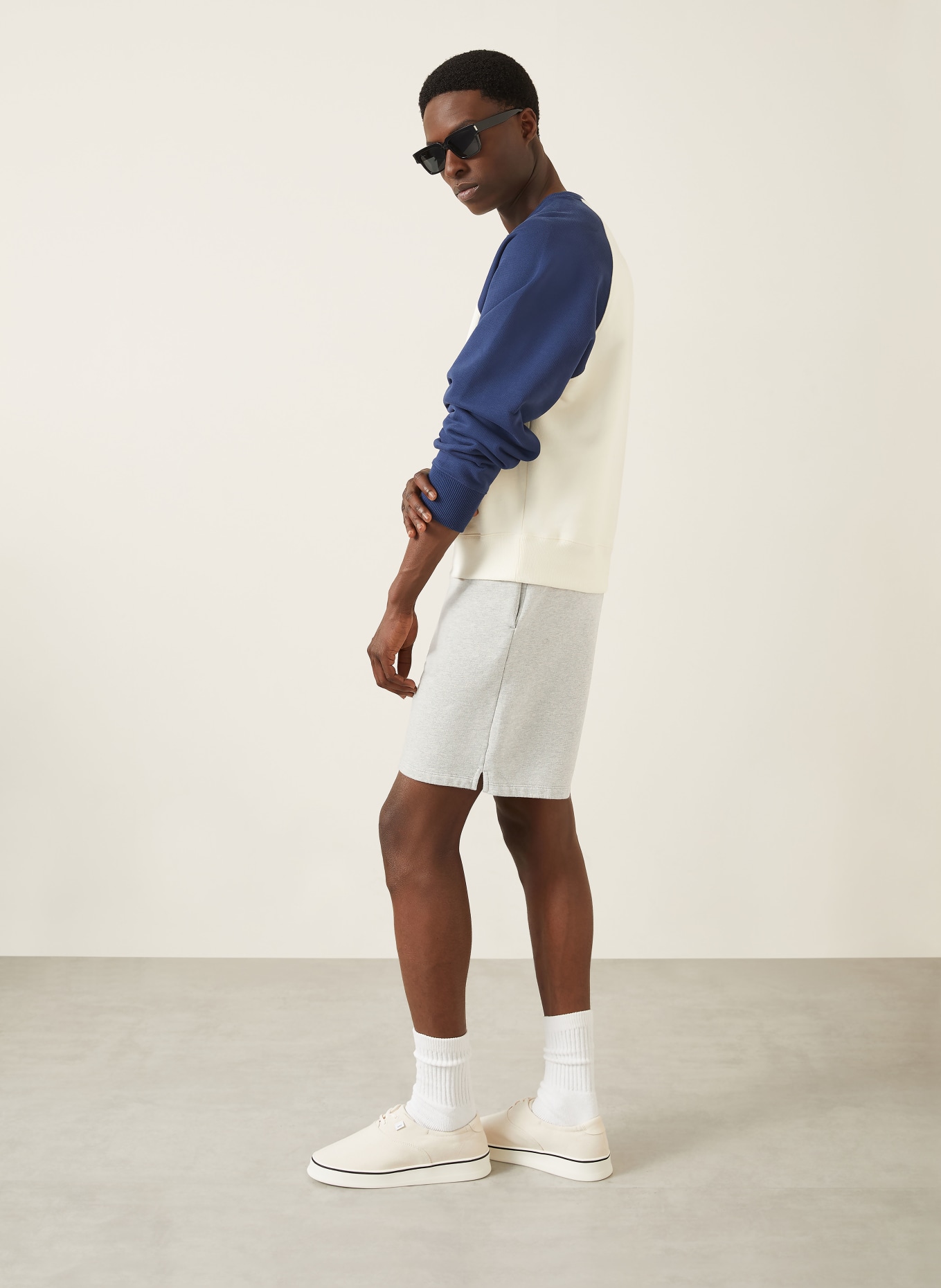 AMI PARIS Sweatshorts: HELLGRAU