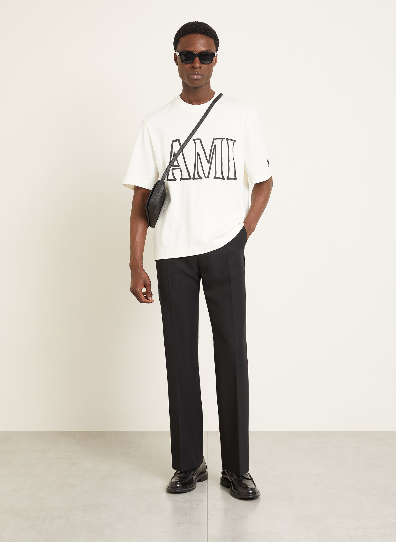 AMI PARIS T-shirt: ÉCRU / NOIR