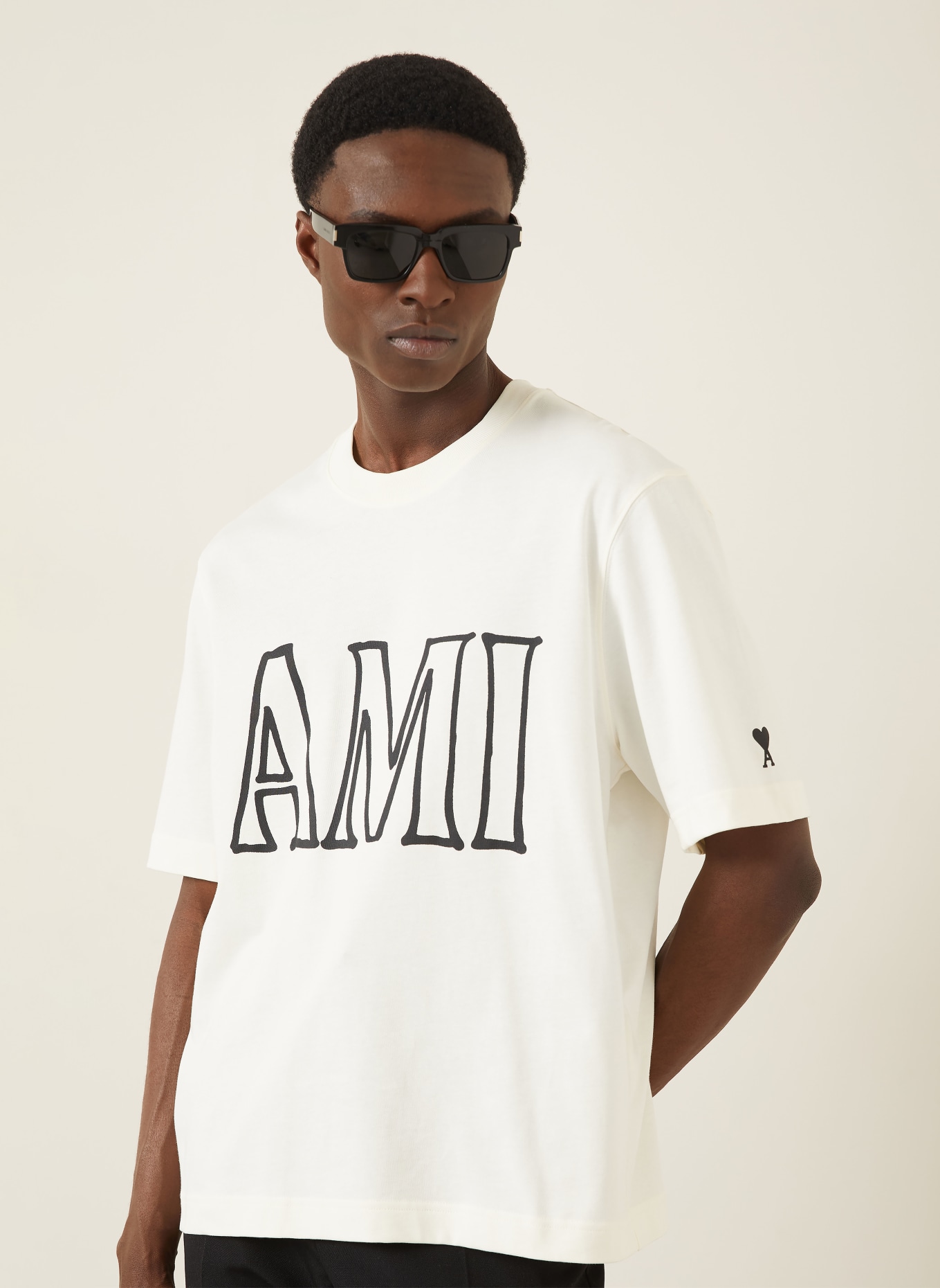 AMI PARIS T-shirt: ÉCRU / NOIR