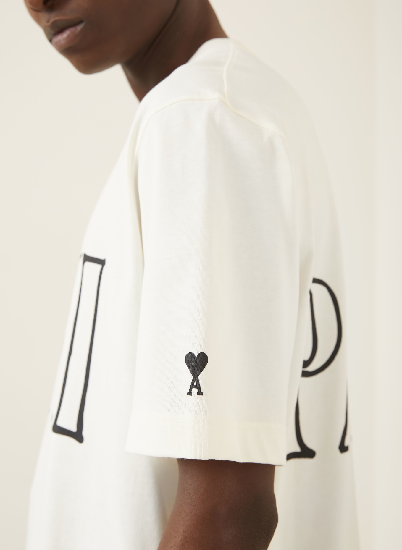 AMI PARIS T-shirt: ÉCRU / NOIR