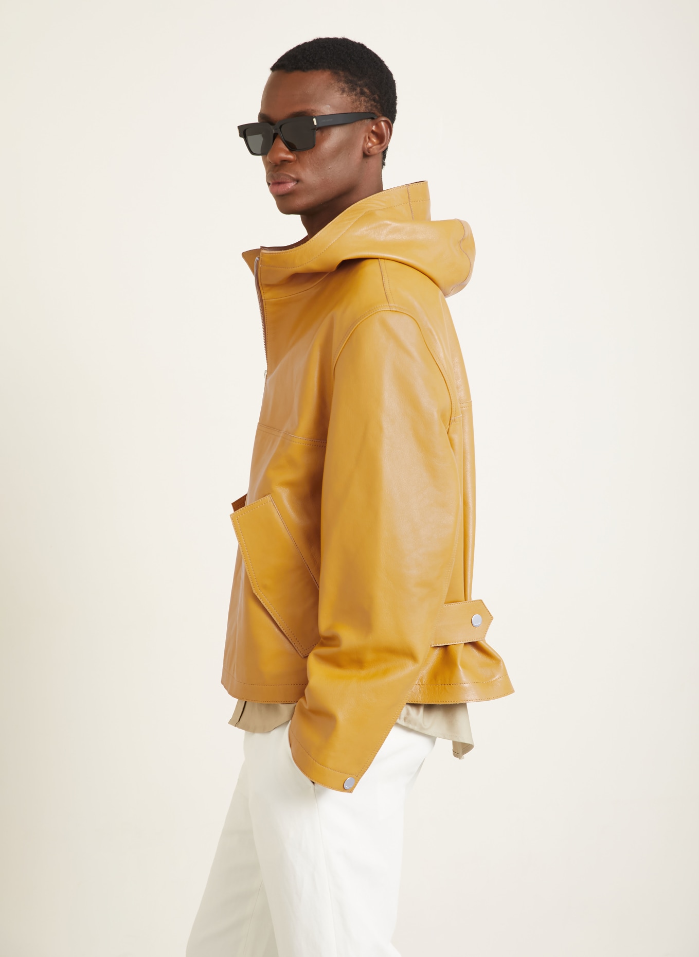 AMI PARIS Schlupfjacke aus Leder: DUNKELGELB