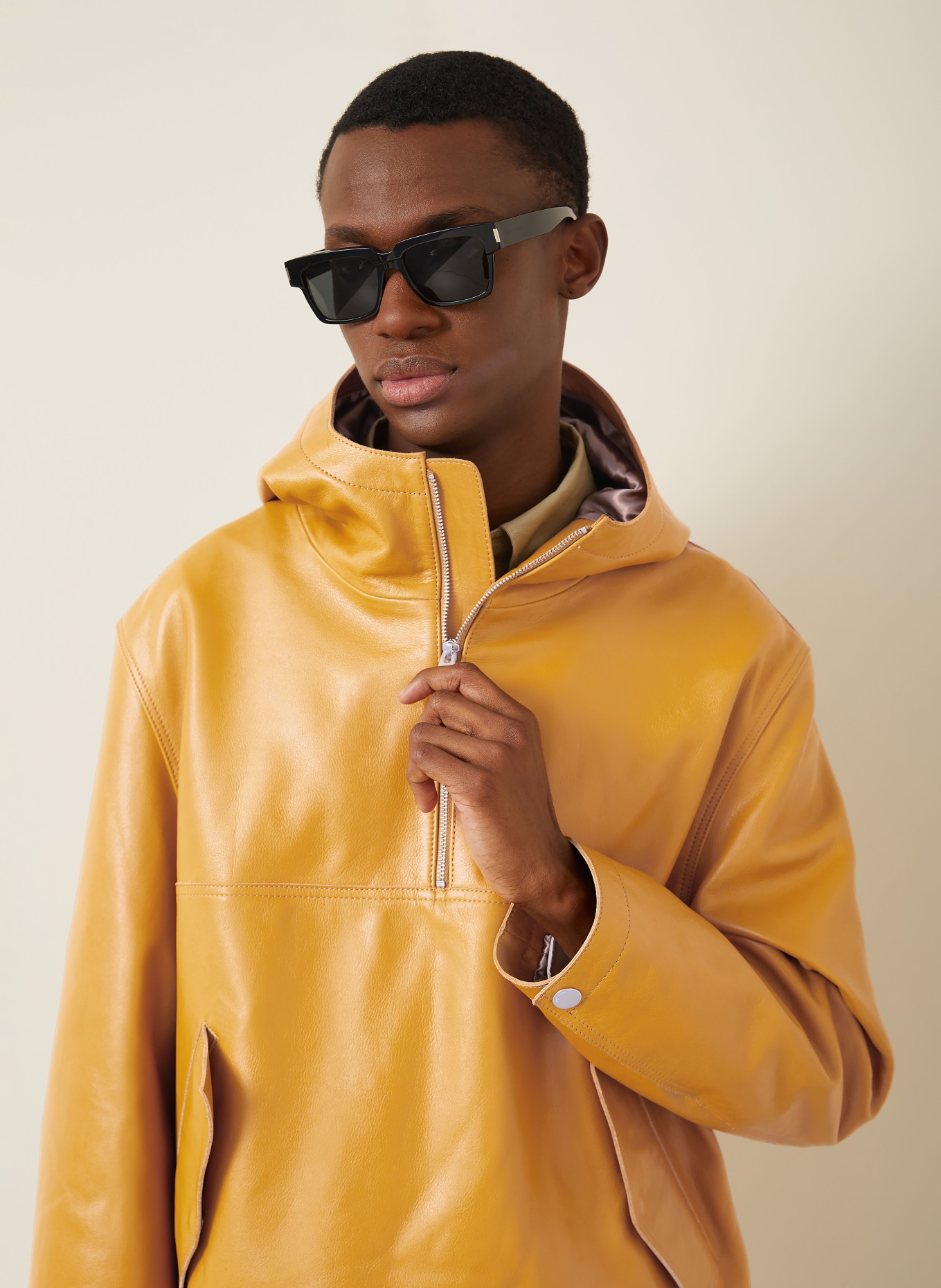 AMI PARIS Schlupfjacke aus Leder: DUNKELGELB