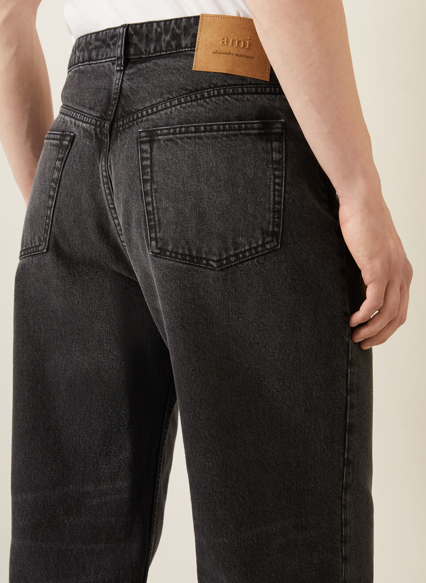 AMI PARIS Jeans met wijde pasvorm: 031 NOIR USED