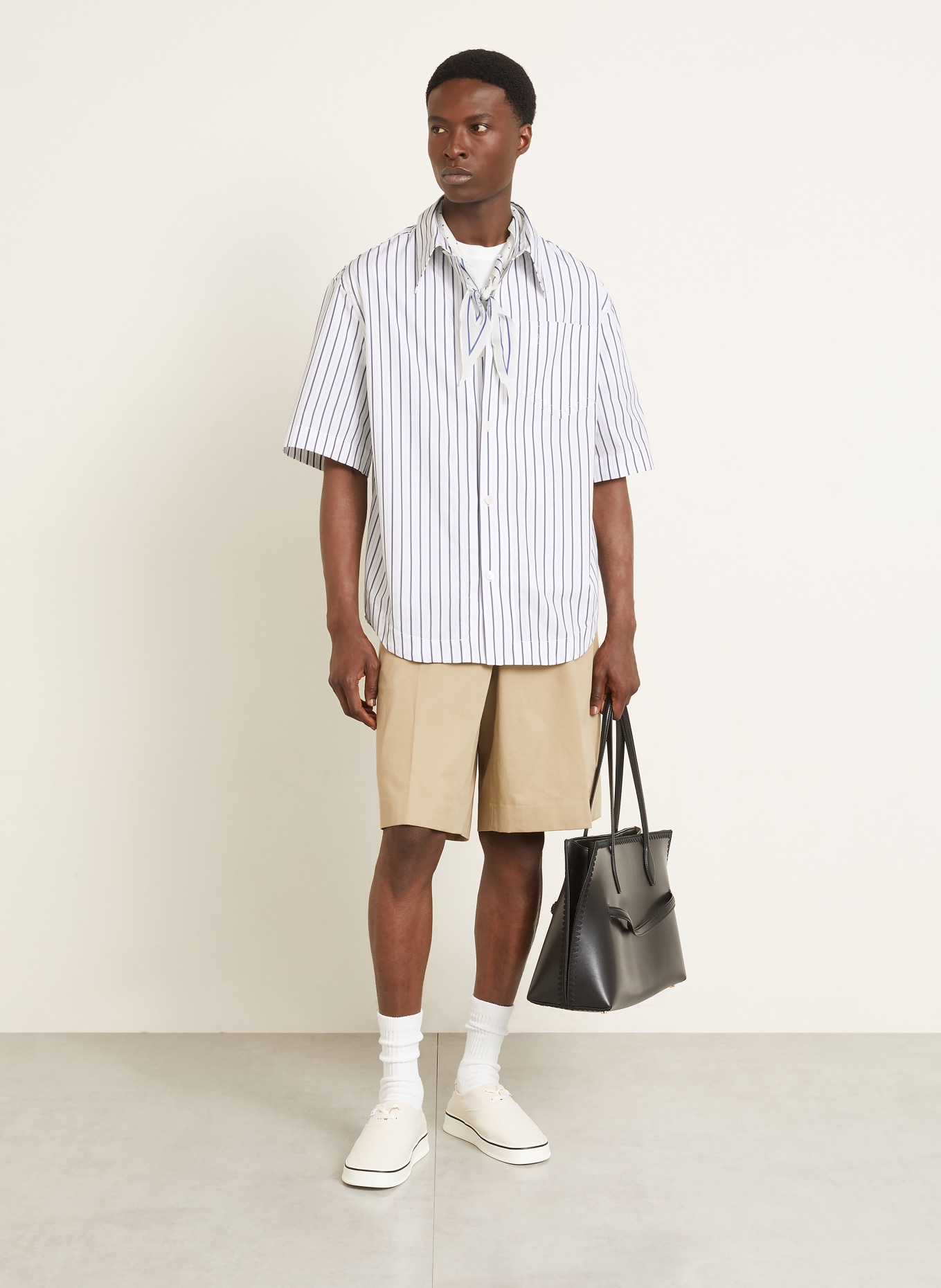 AMI PARIS Overhemd met korte mouwen, Comfort Fit: WIT / DONKERBLAUW