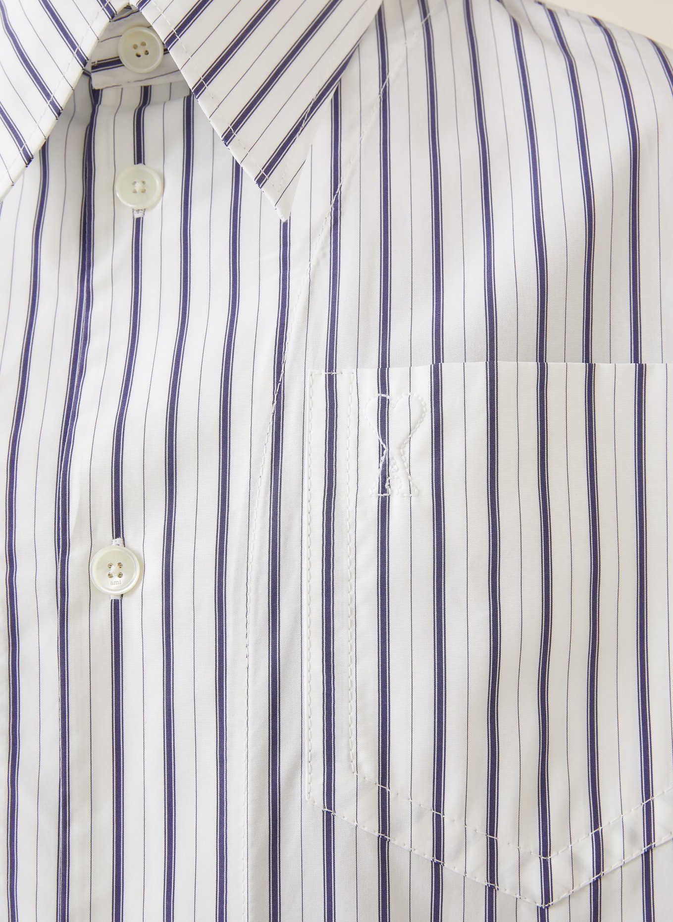 AMI PARIS Overhemd met korte mouwen, Comfort Fit: WIT / DONKERBLAUW