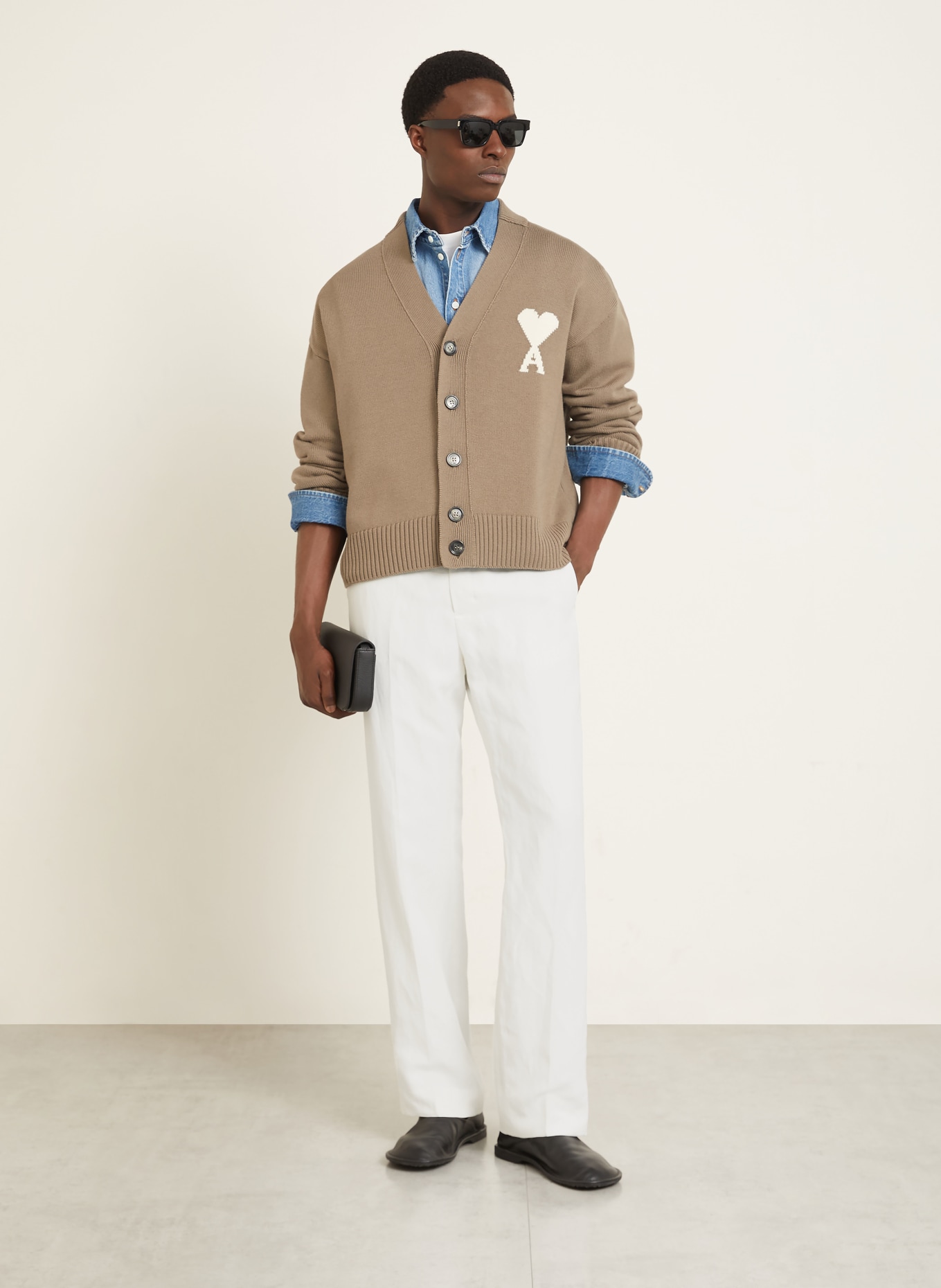 AMI PARIS Strickjacke: TAUPE / CREME