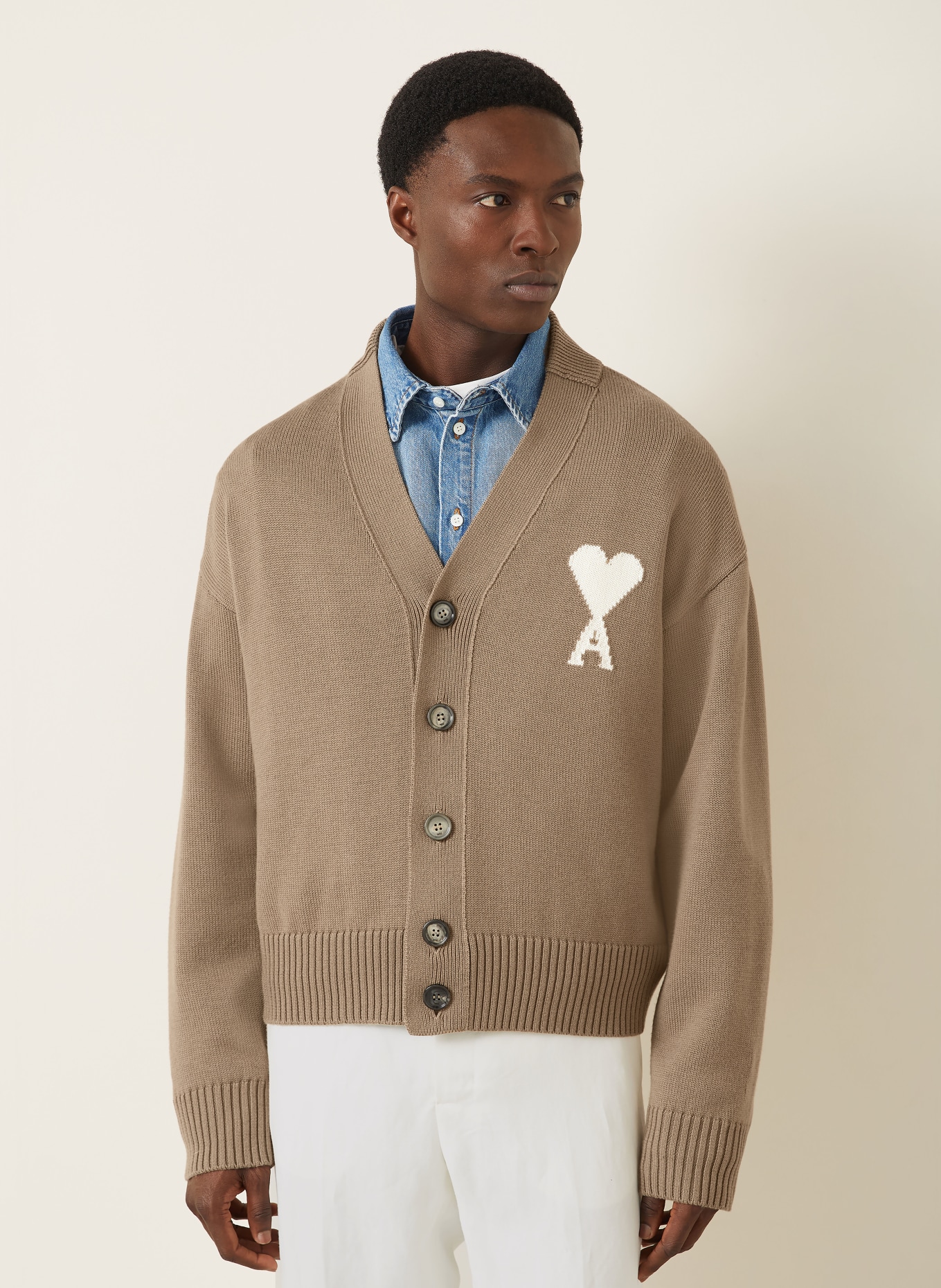 AMI PARIS Strickjacke: TAUPE / CREME