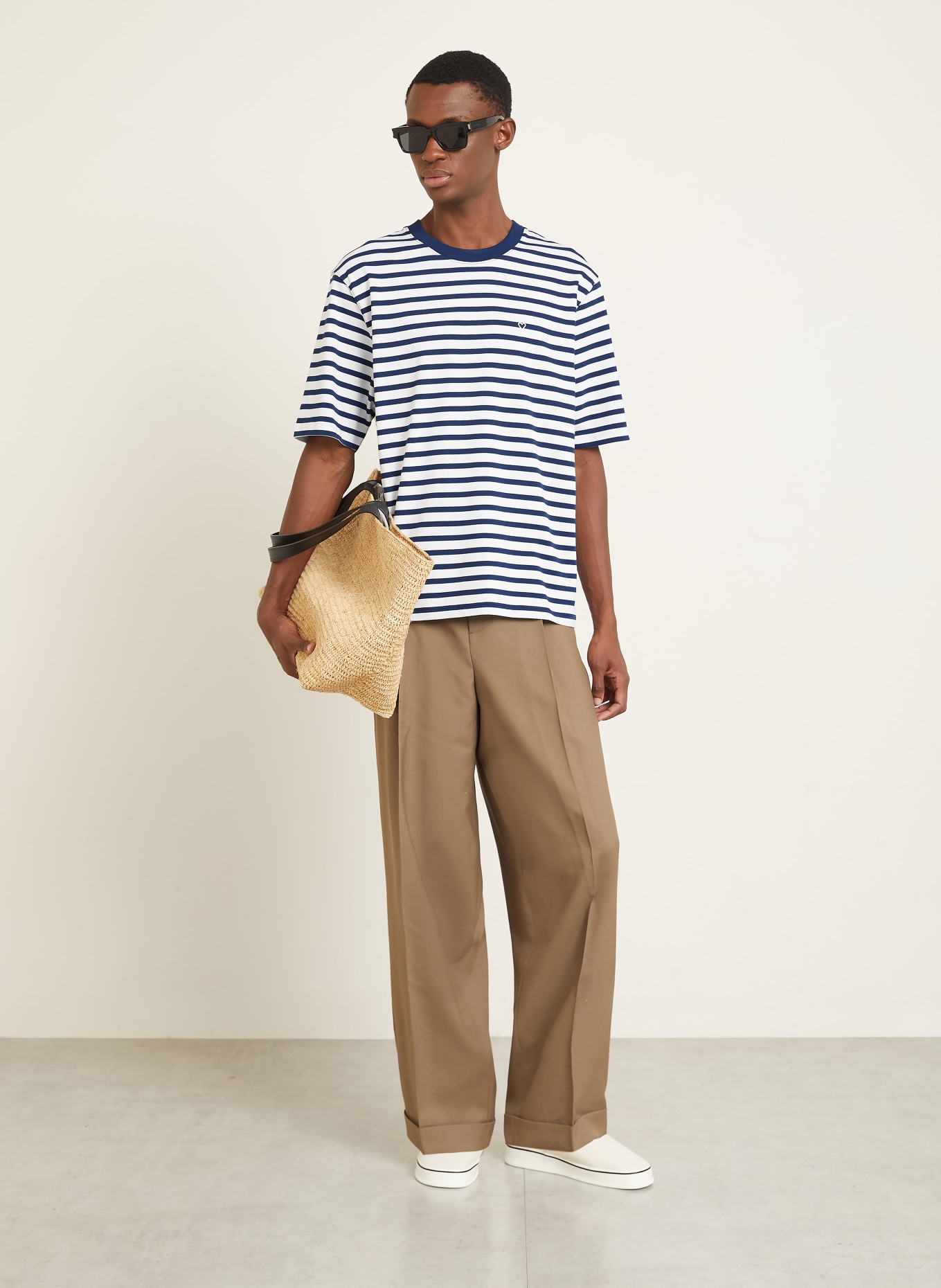 AMI PARIS T-shirt: WHITE / DARK BLUE