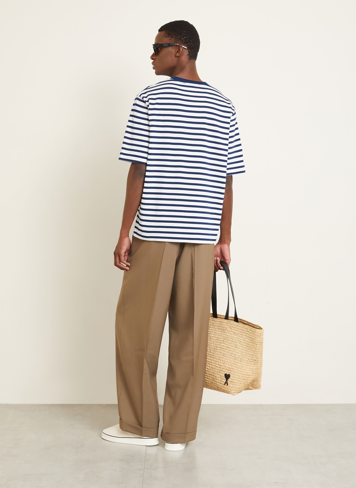 AMI PARIS T-shirt: WHITE / DARK BLUE