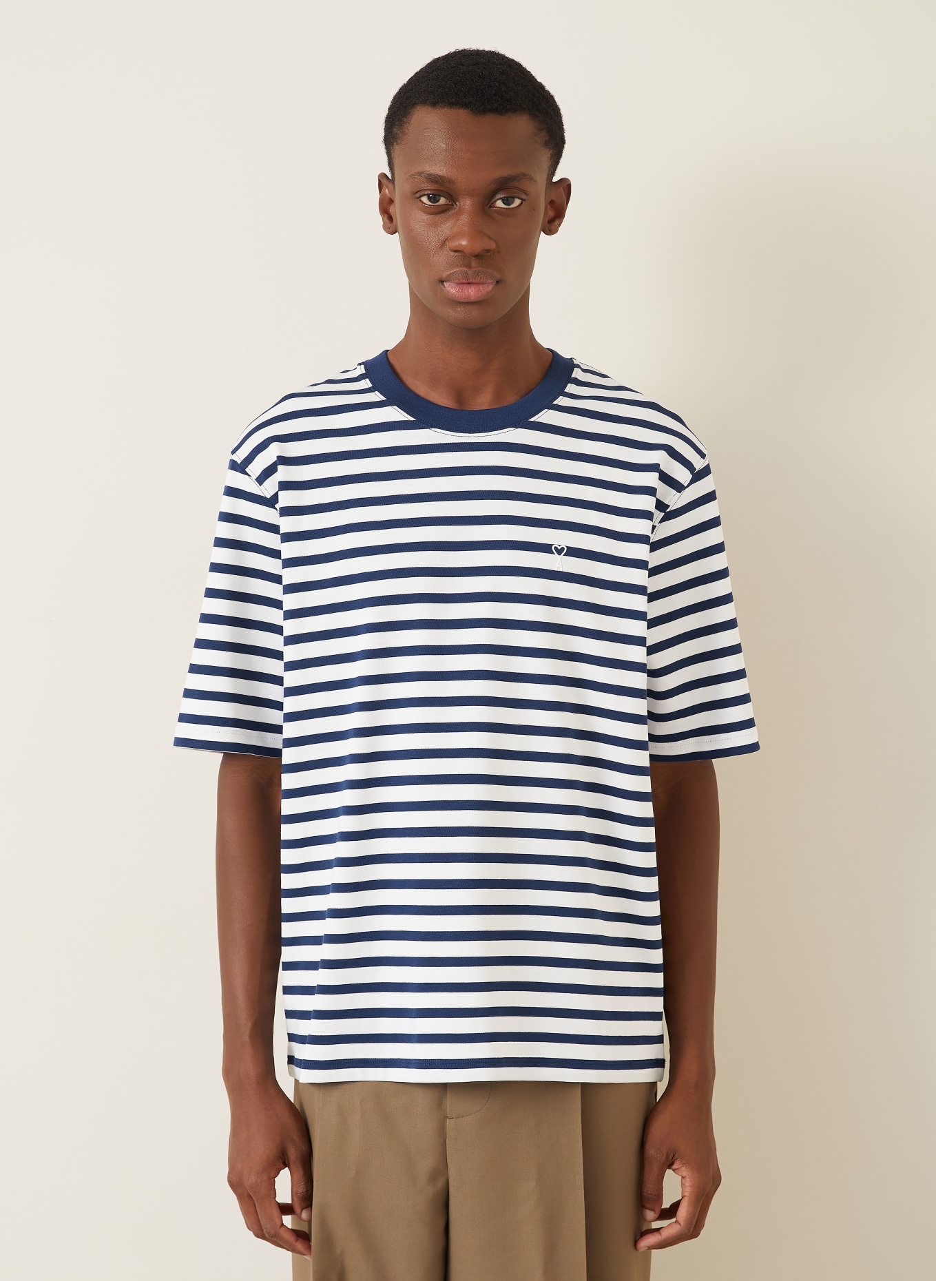 AMI PARIS T-shirt: WHITE / DARK BLUE