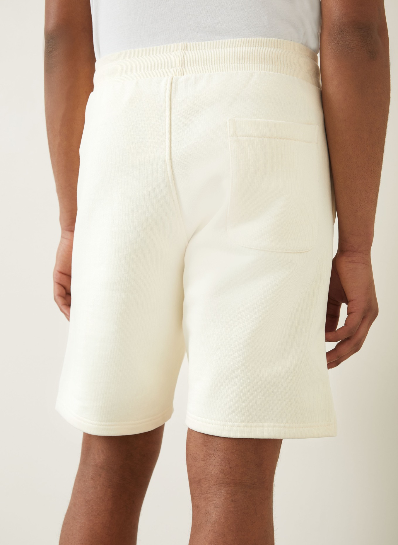 AMI PARIS short de survêtement: CRÈME