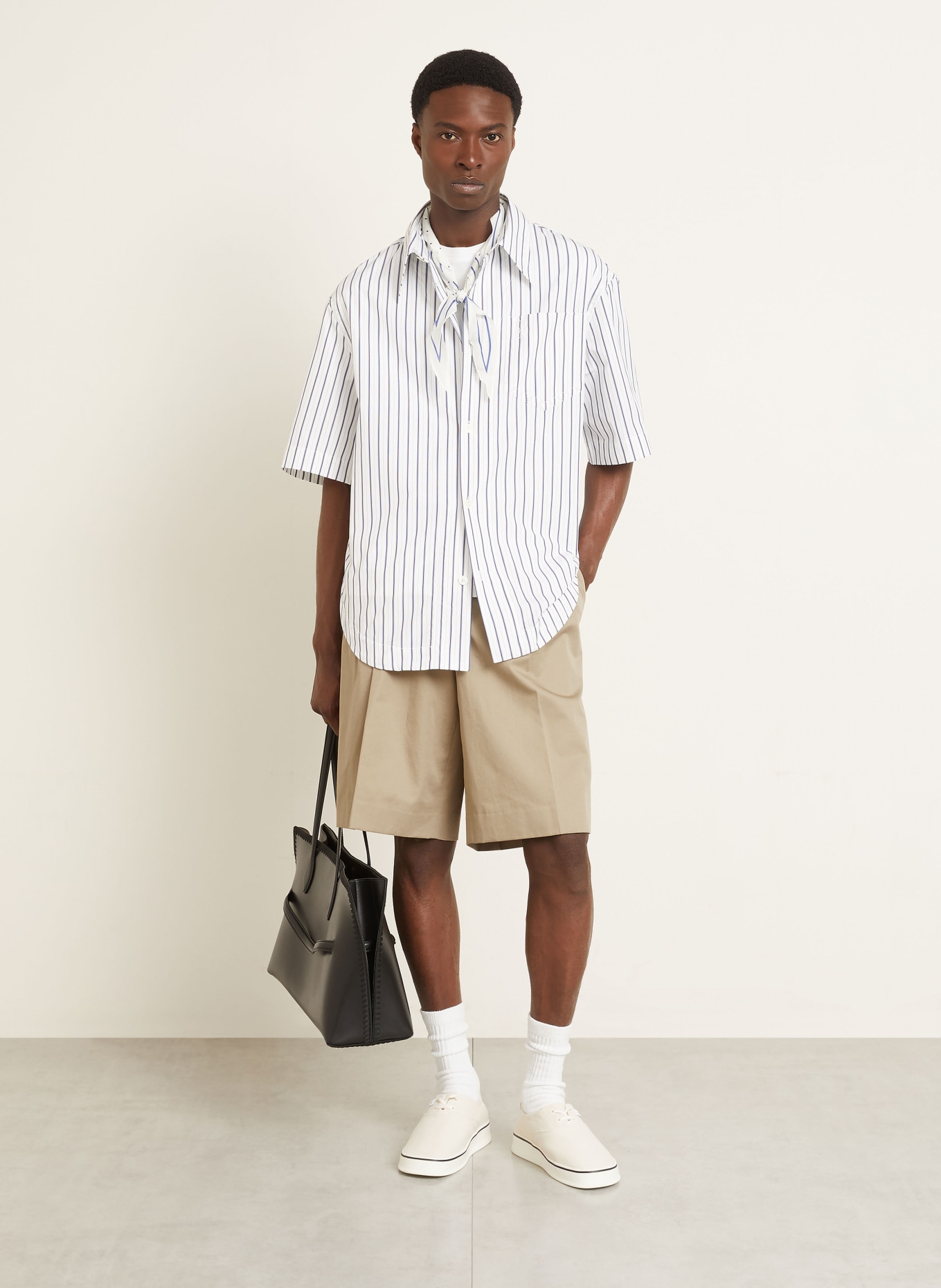 AMI PARIS korte broek: BEIGE