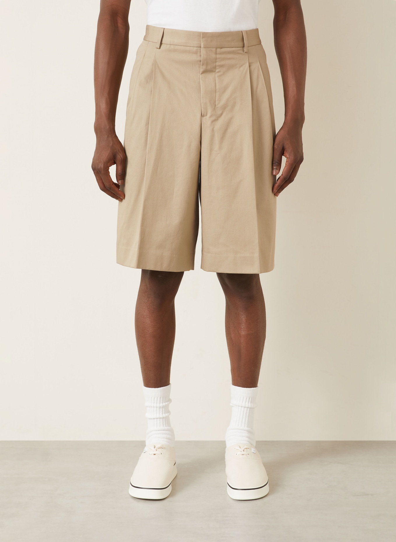 AMI PARIS korte broek: BEIGE