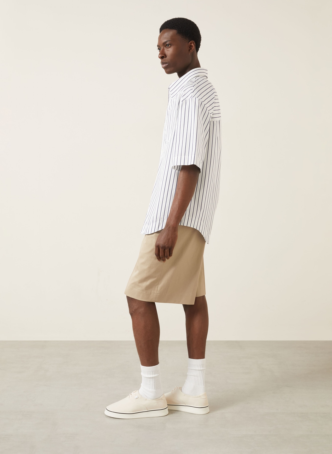 AMI PARIS korte broek: BEIGE