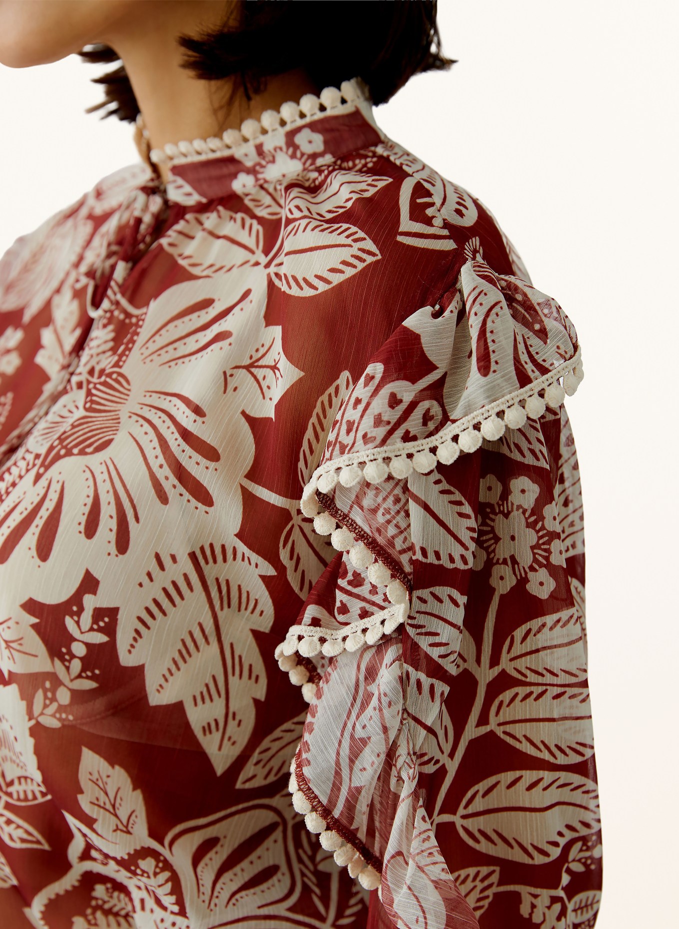 oui Blouse met ruches: DONKERROOD / WIT