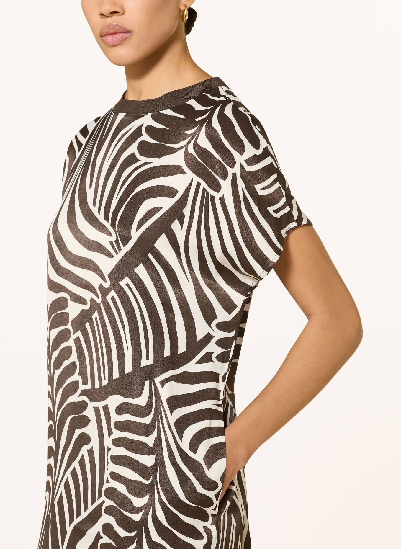 oui Jurk: MARRON FONCÉ / CRÈME