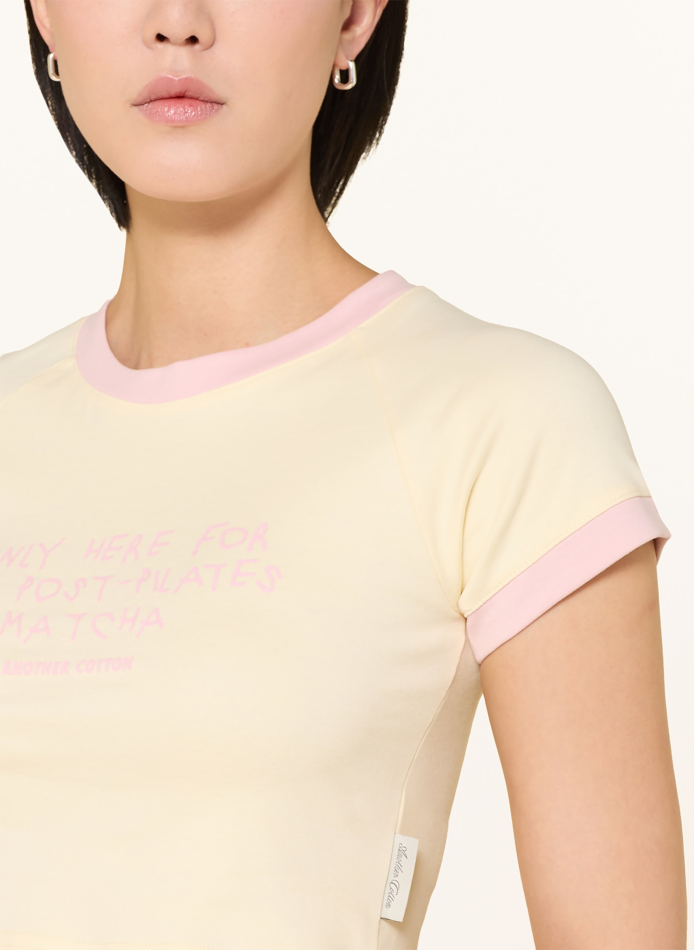 another COTTON LAB Cropped-Shirt POST PILATES: CREME / HELLROSA