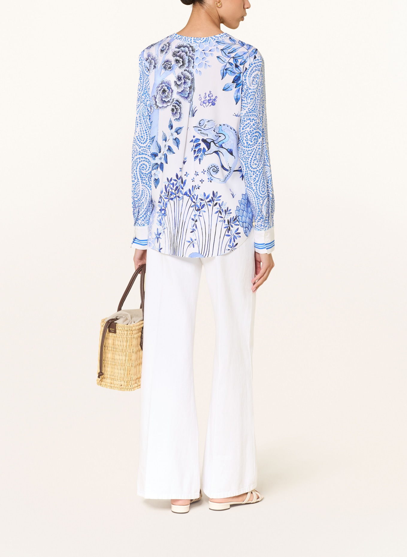 HERZENS Blusenshirt aus Seide: BLAU / WEISS