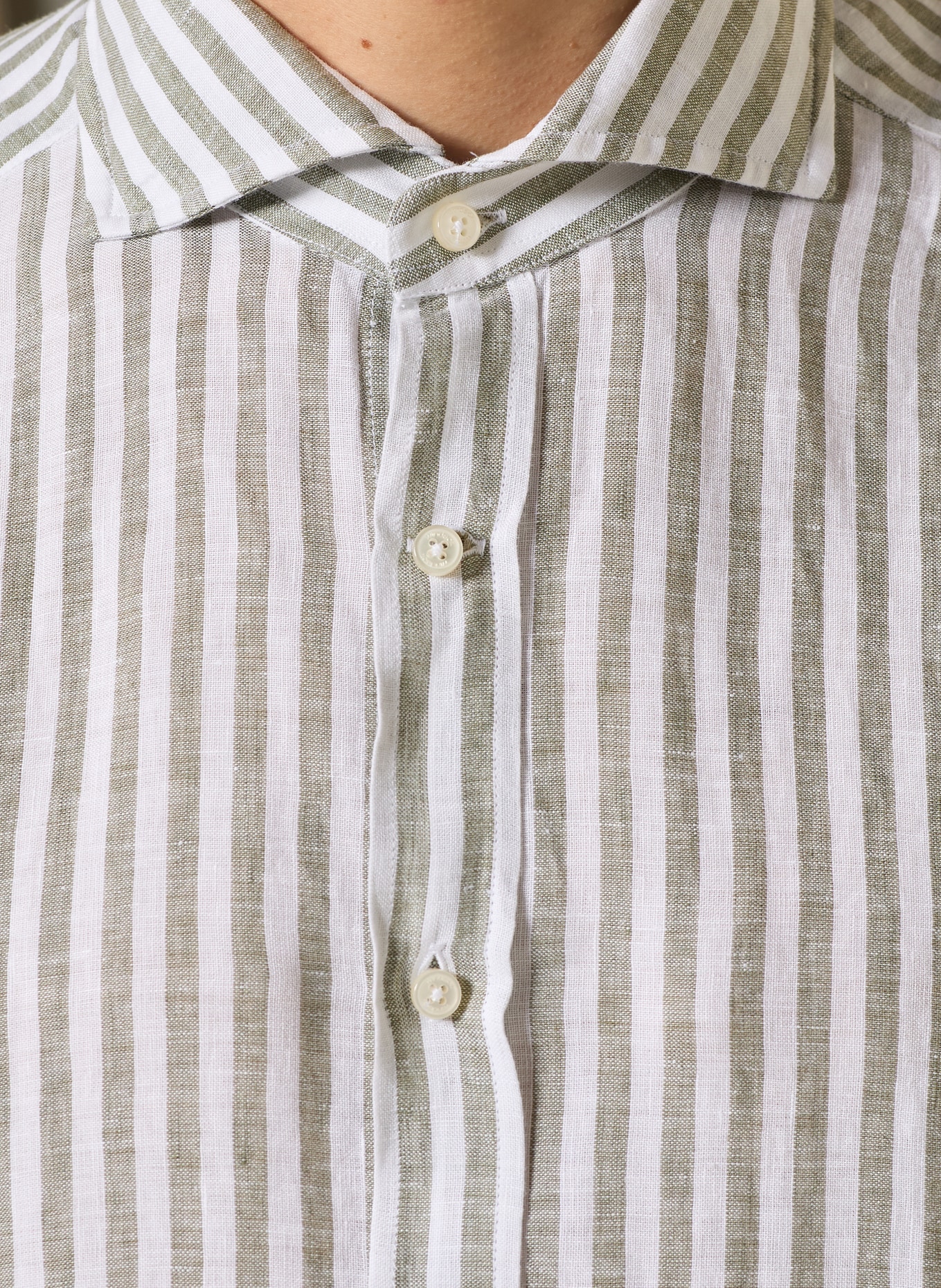 windsor. Linnen overhemd LANO Slim Fit: LICHTGROEN / CRÈME