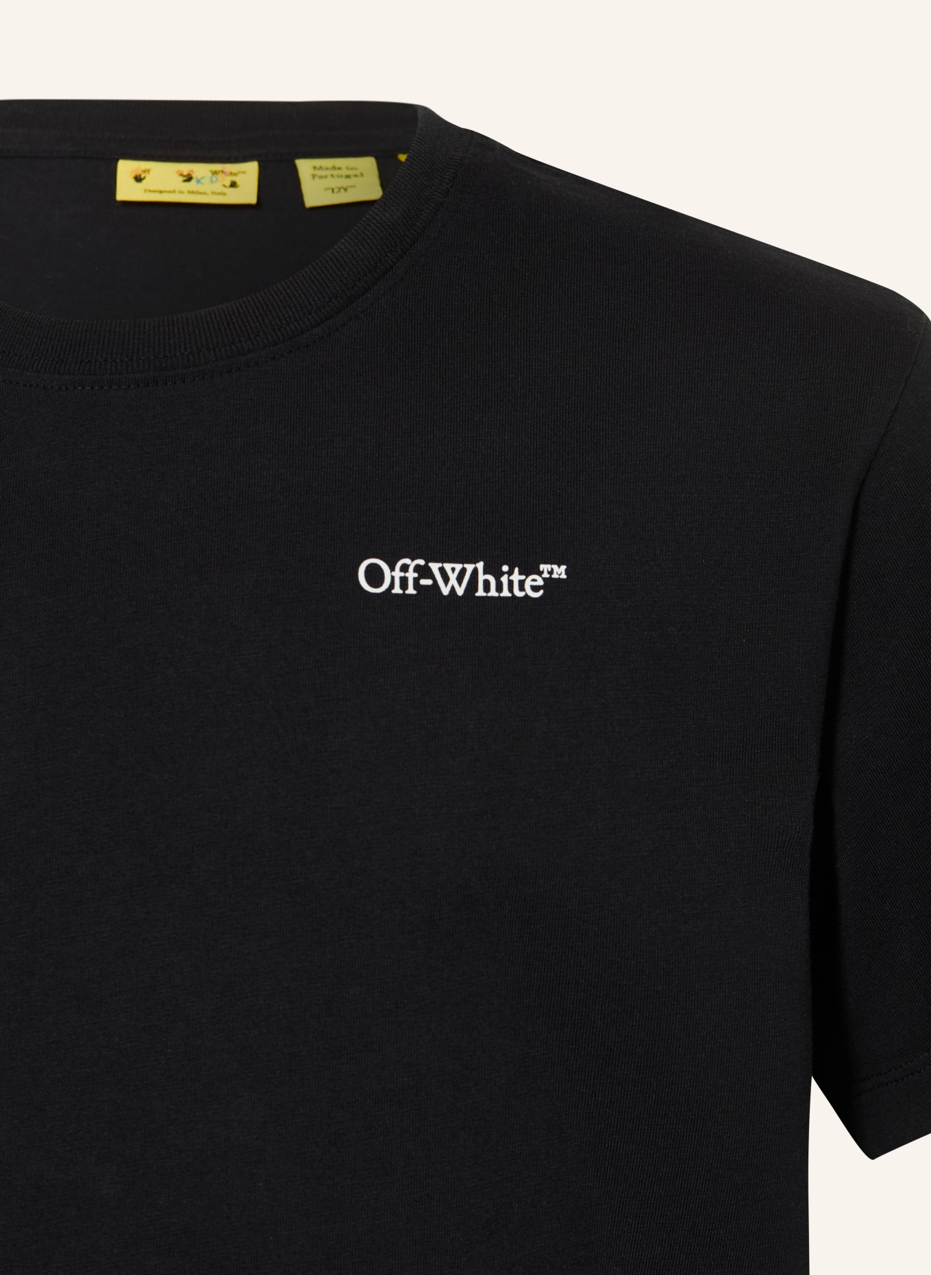 Off-White T-Shirt: SCHWARZ / WEISS