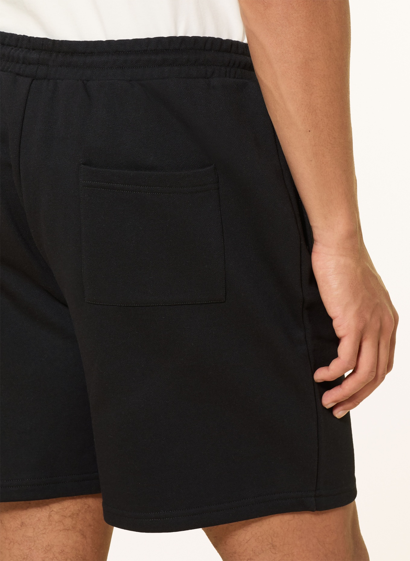 don't waste culture Sweatshorts RENAYA: SCHWARZ