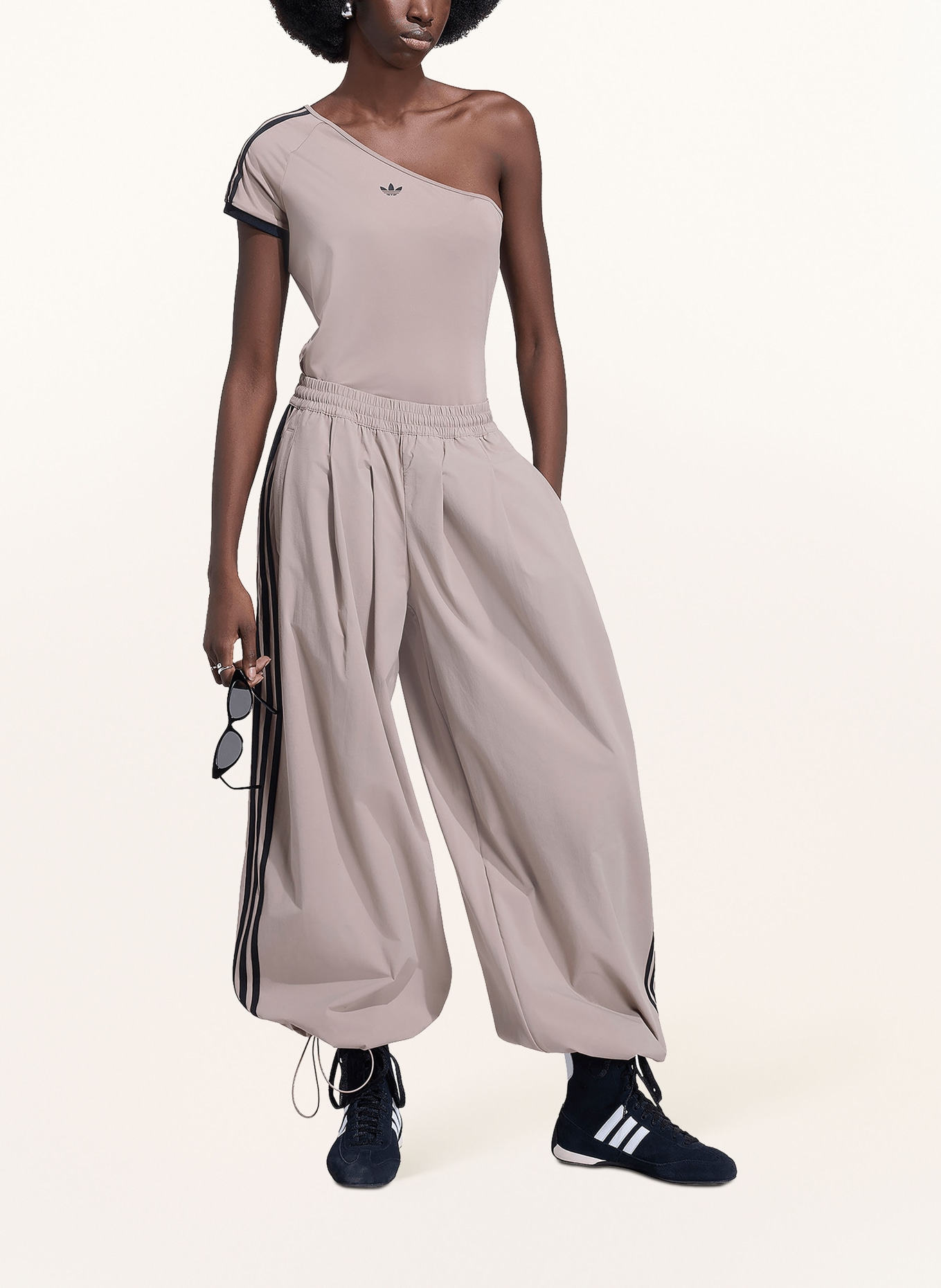 adidas Originals Trainingsbroek ADILENIUM 5.0 PLEATED: TAUPE