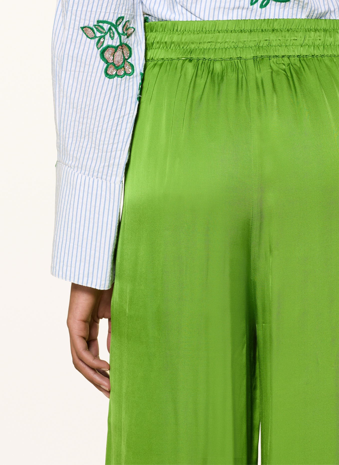 ESSENTIEL ANTWERP Marlenehose JULISSA aus Satin: GRÜN