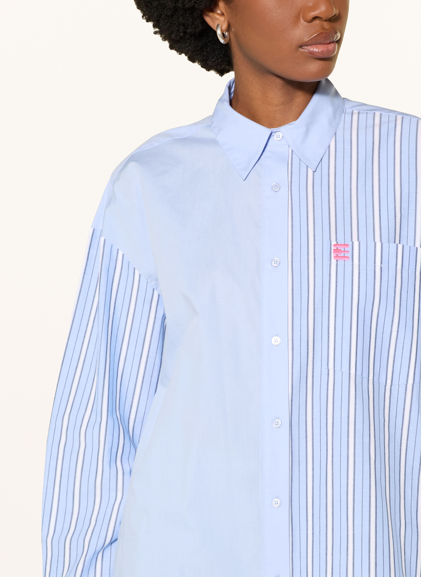 ESSENTIEL ANTWERP Chemisier JOLIVIA: BLEU CLAIR / GRIS FONCÉ / BLANC