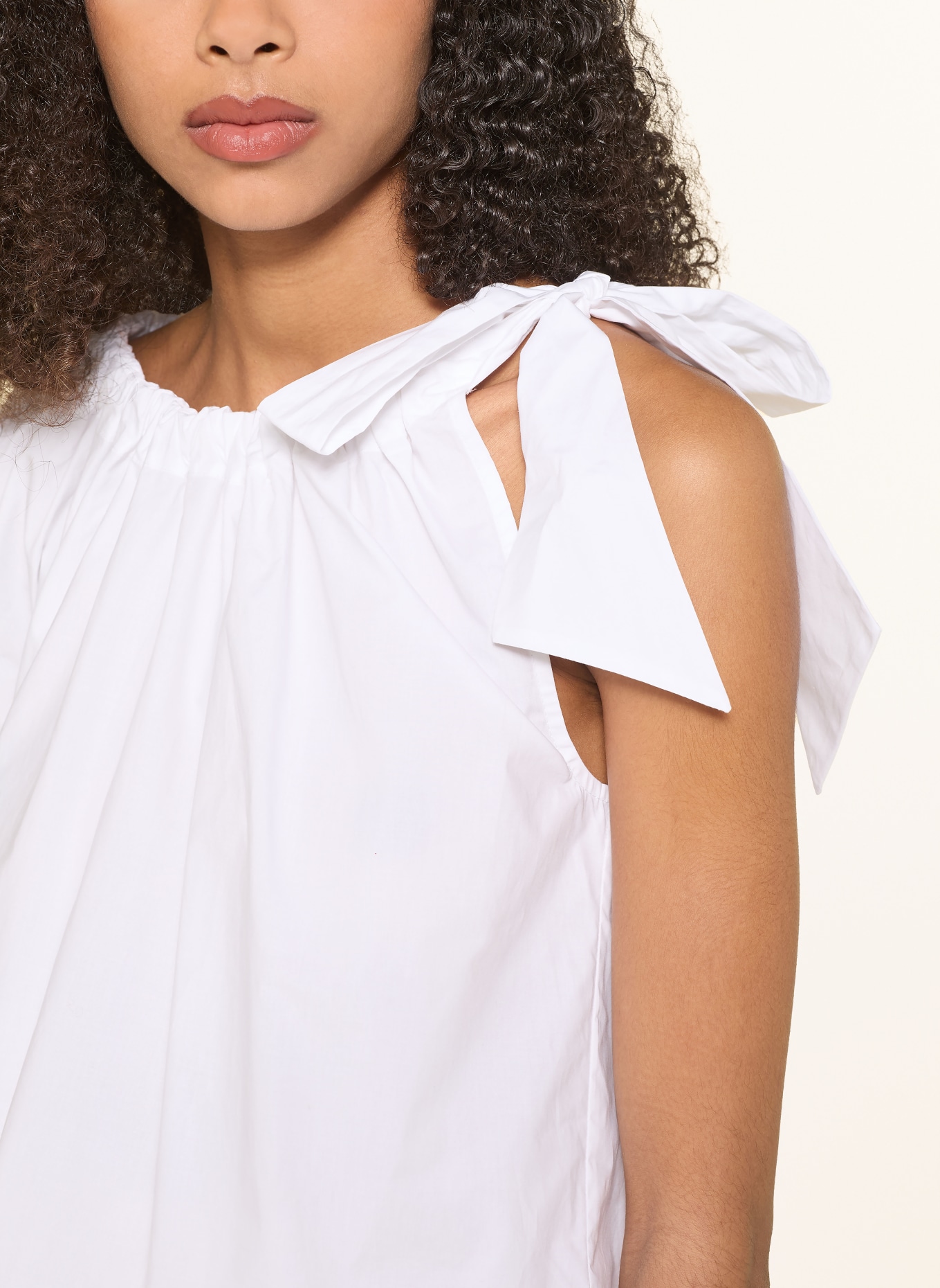 ESSENTIEL ANTWERP Top asymétrique JAYLAH: BLANC