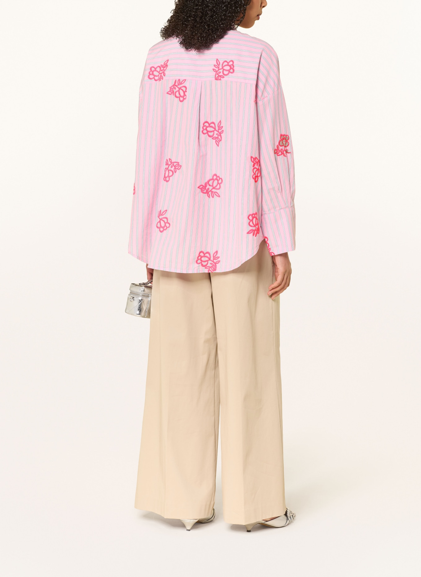 ESSENTIEL ANTWERP Hemdbluse JALINKI mit Schmucksteinen und Pailletten: PINK / NEONPINK / HELLBLAU