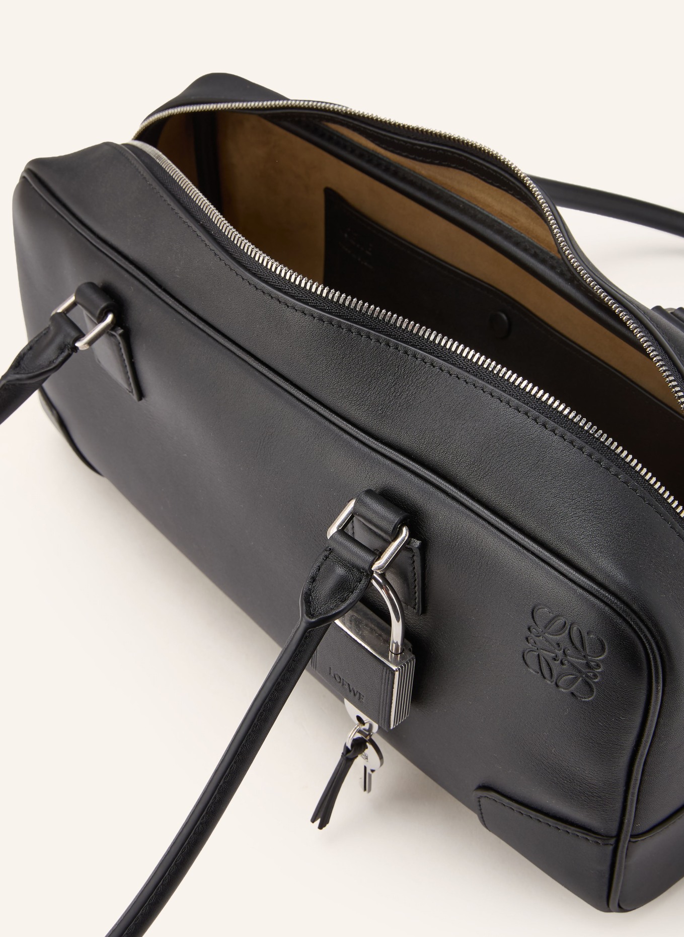 LOEWE Handtasche AMAZONA 31: SCHWARZ / SILBER