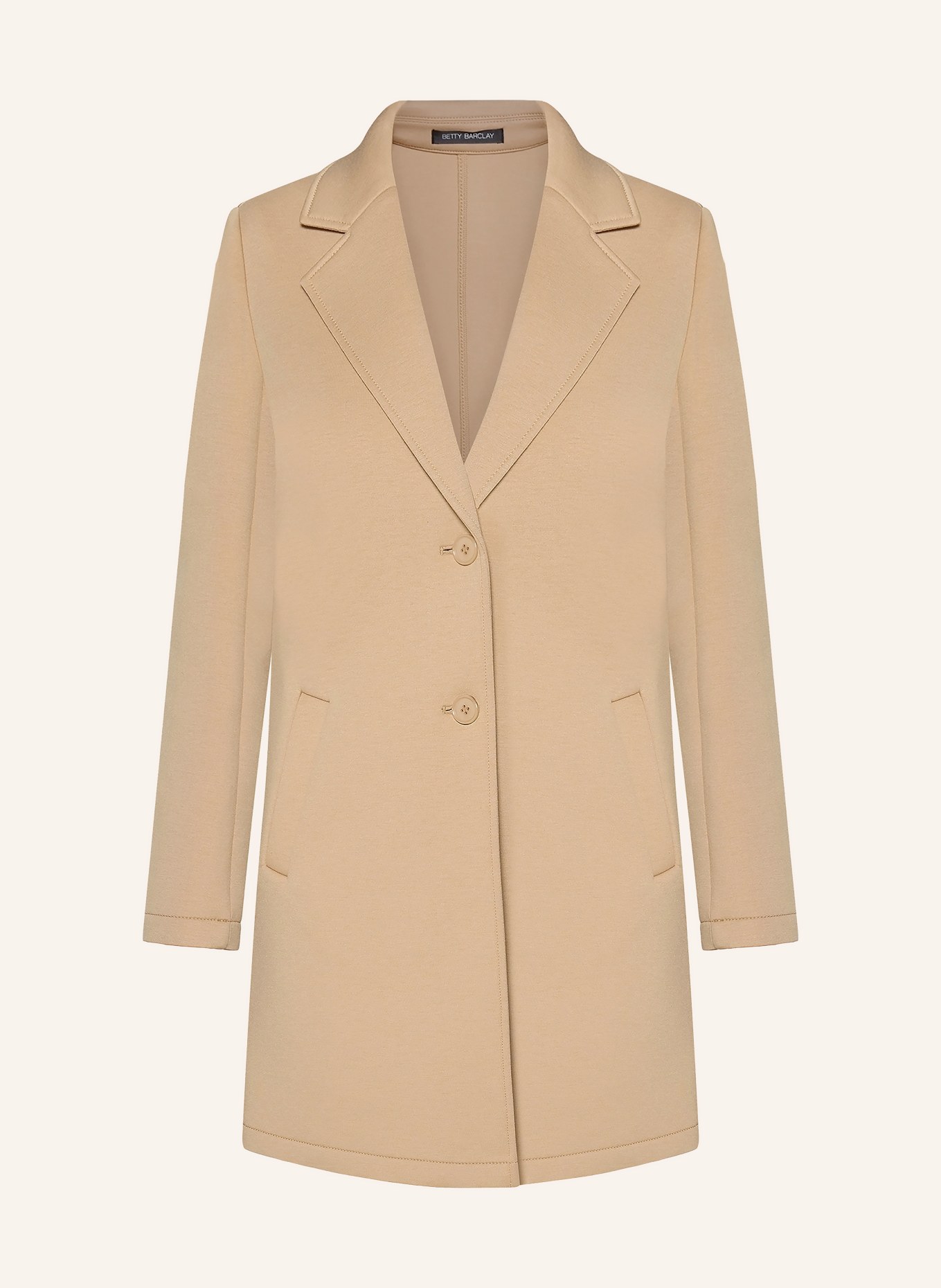 Betty Barclay Mantel: CAMEL