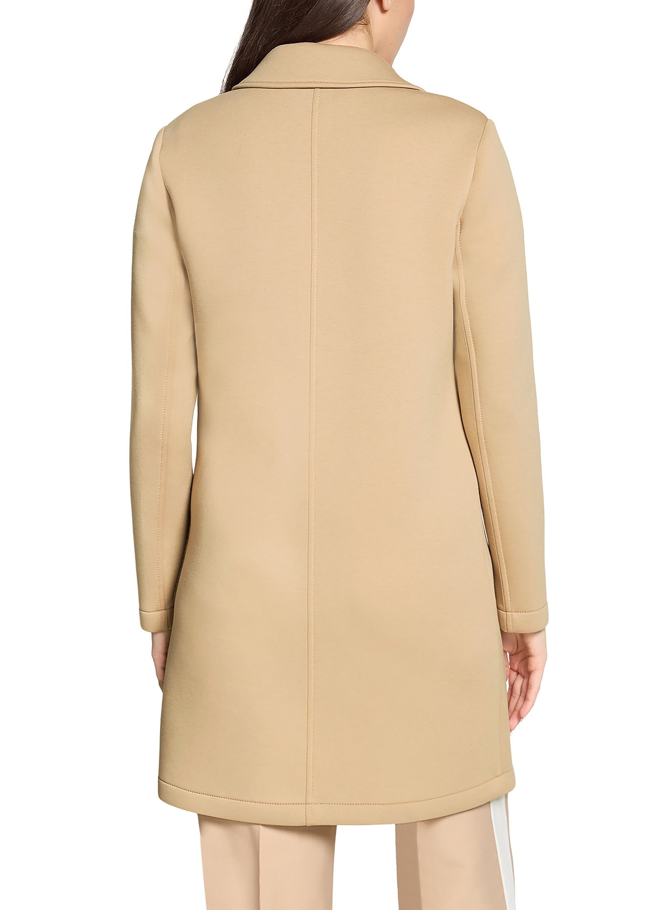 Betty Barclay Mantel: CAMEL