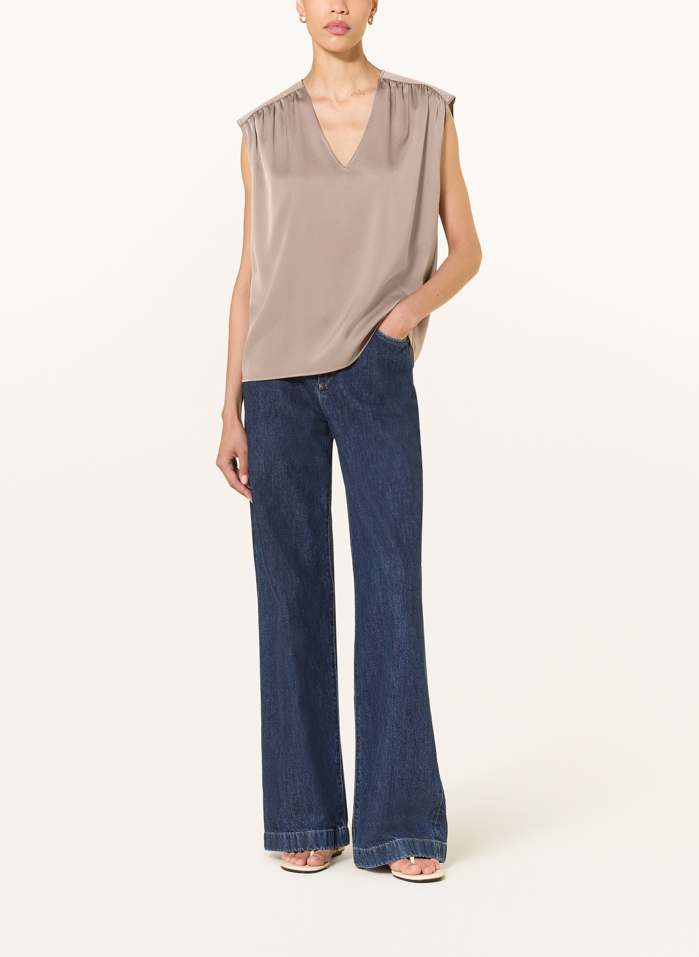 windsor. Blusentop: TAUPE