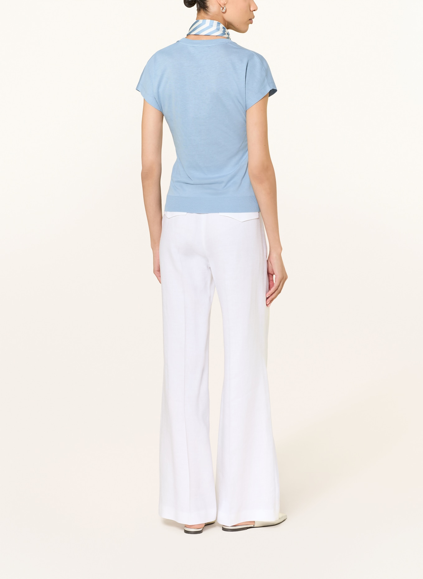 windsor. T-shirt: BLAUW