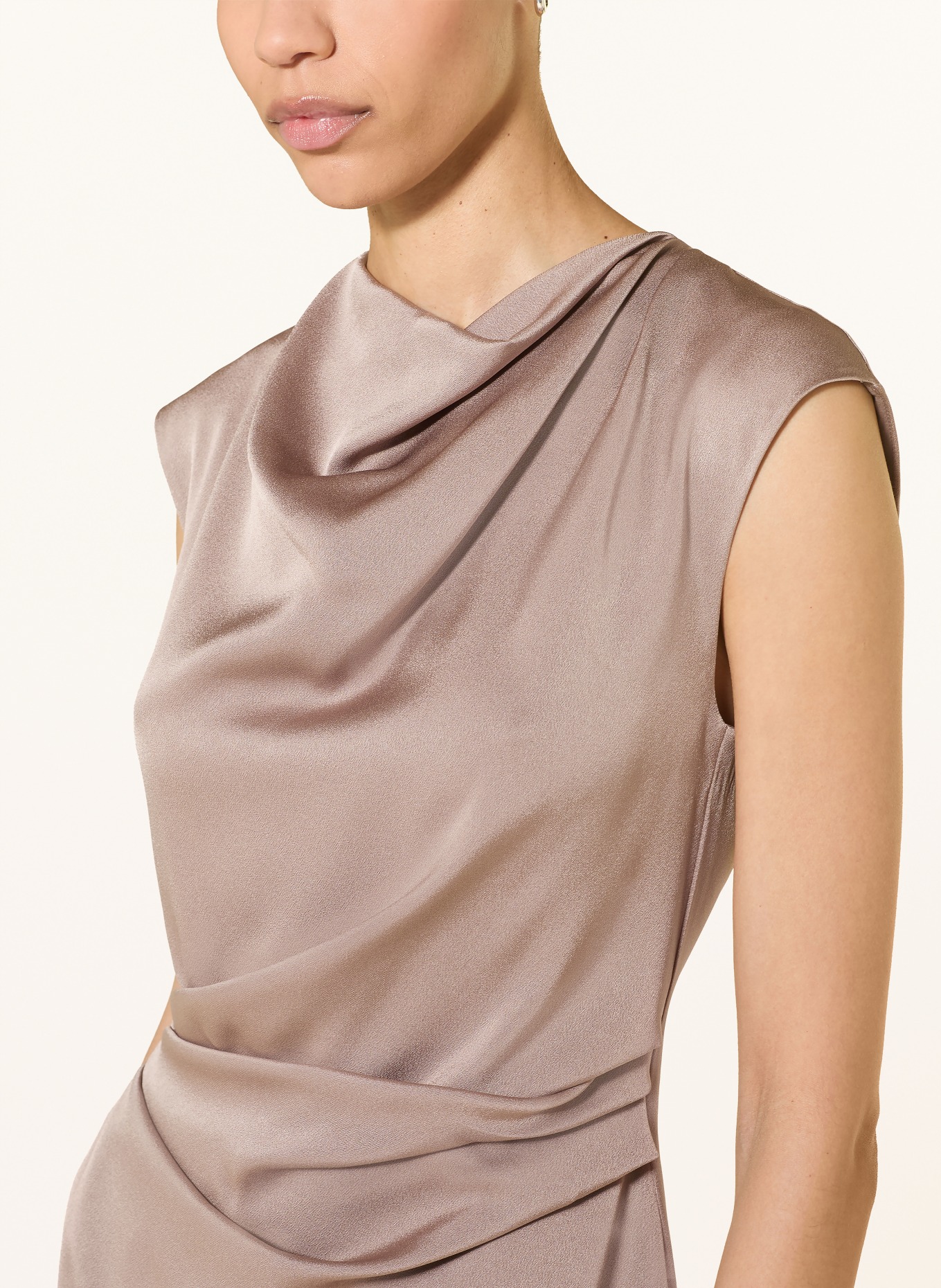 windsor. Etuikleid: BRAUN