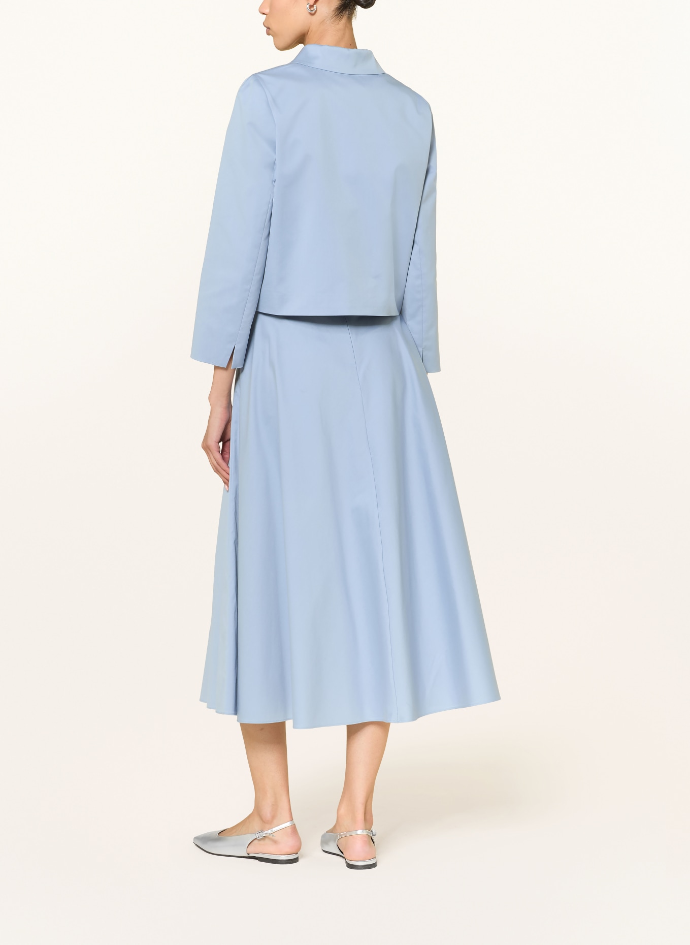 windsor. Rok: LICHTBLAUW