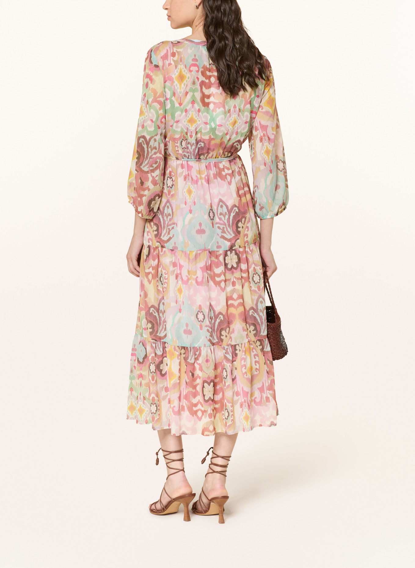 BETTY&CO Sukienka z rękawami 3/4: RÓŻOWY / JASNOZIELONY / JASNONIEBIESKI