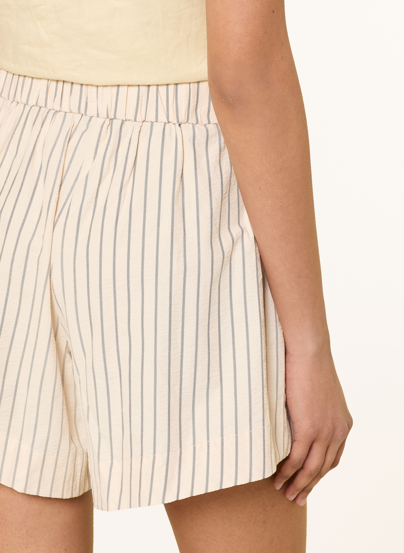 Stylein Shorts JOJO: CRÈME / ZWART