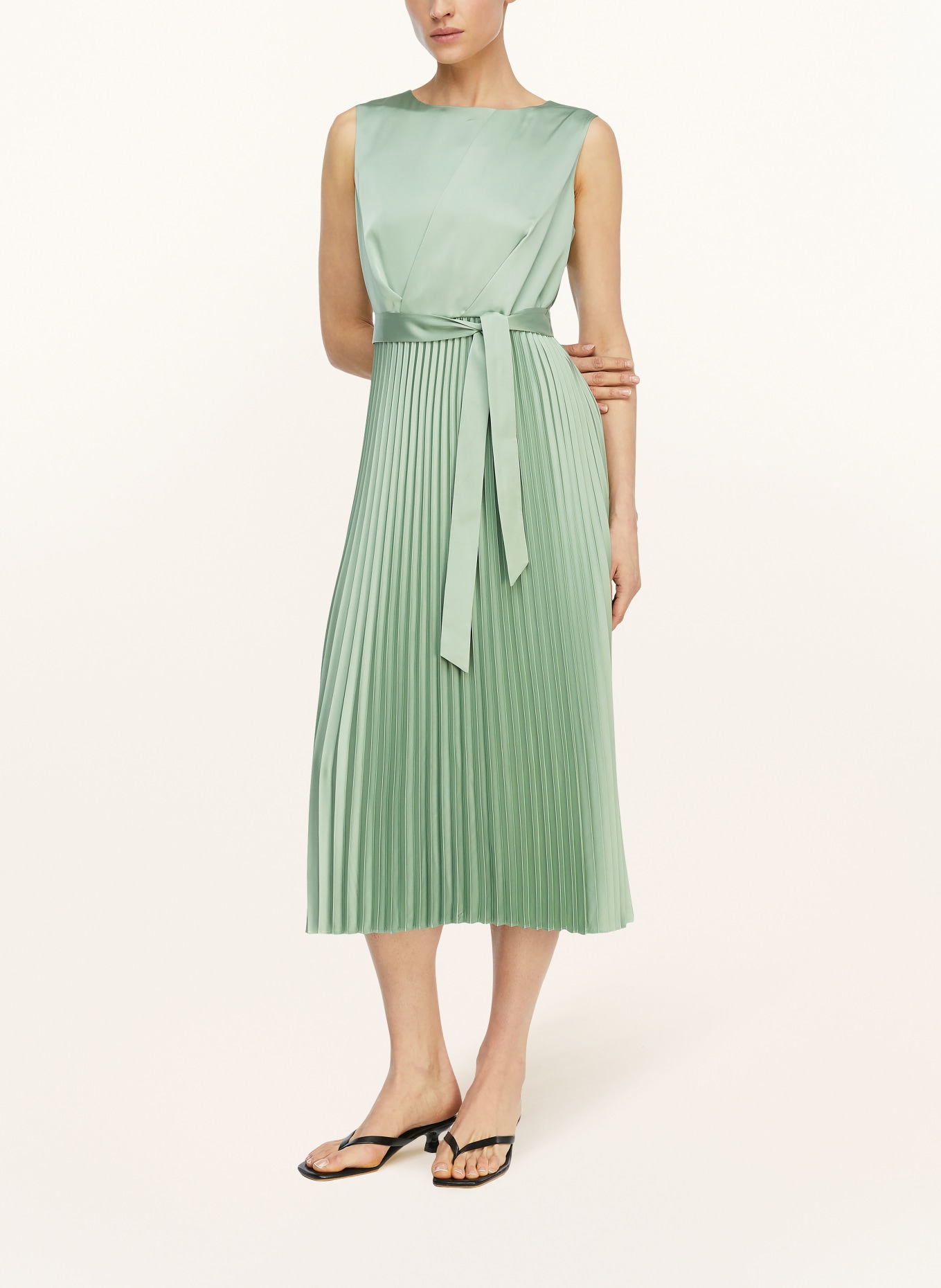 comma Satin dress with pleats: LIGHT GREEN