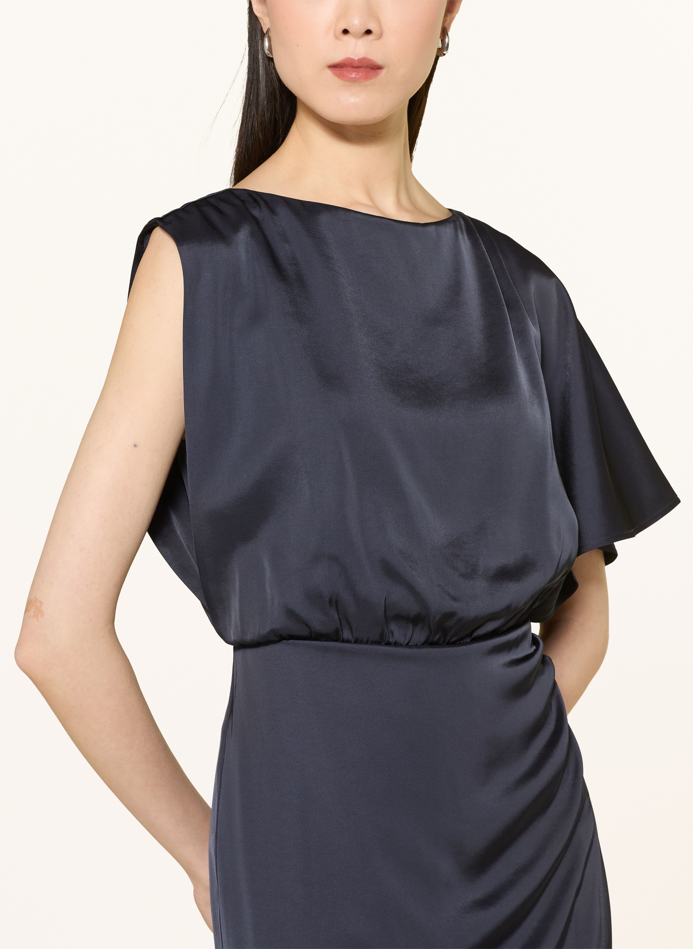 comma Satinkleid: BLAU