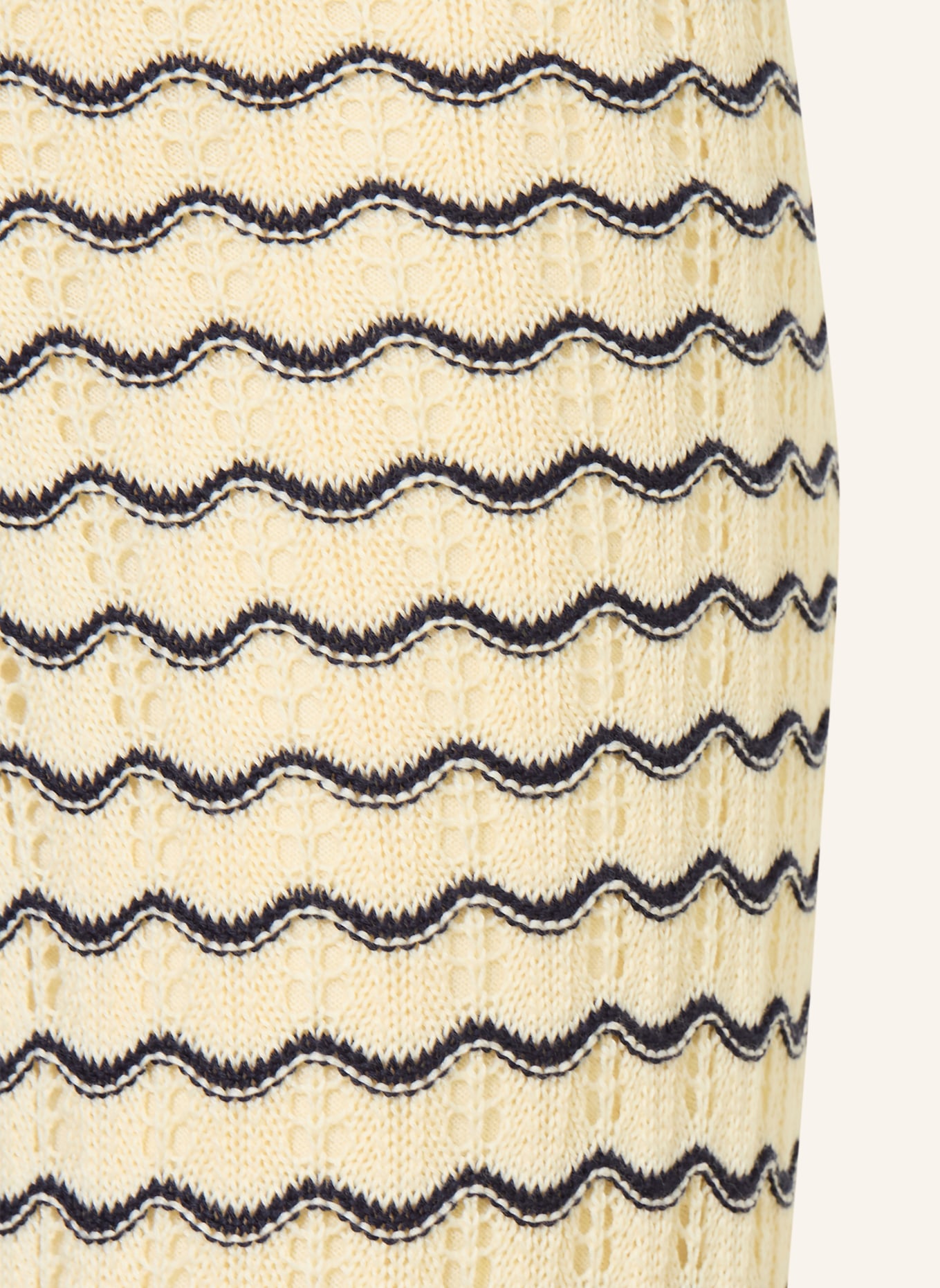 s.Oliver RED Knitted pants: CREAM / DARK BLUE