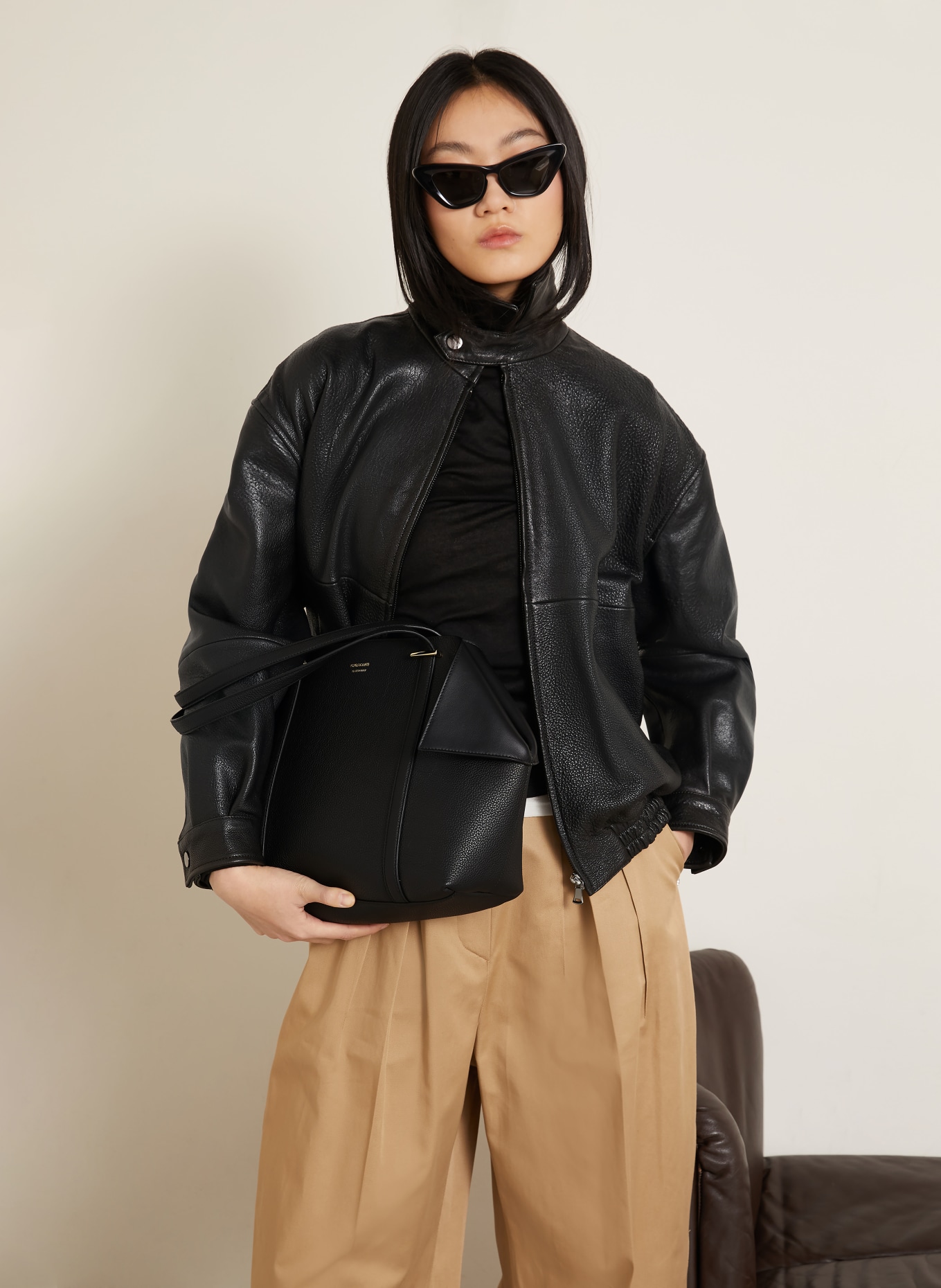 FERRAGAMO Shopper THE SCARF GRAINY: ZWART / ZILVER