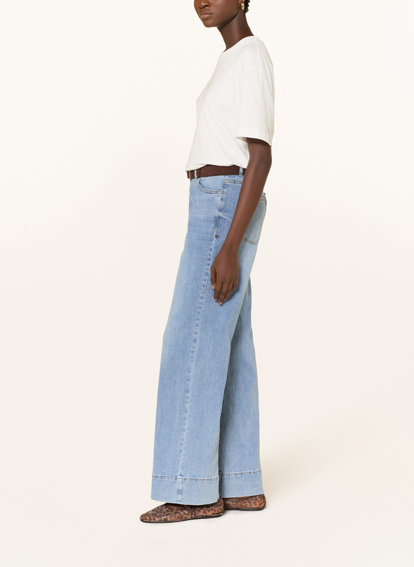 Buena Vista Wide Leg Jeans: 4810 light stone