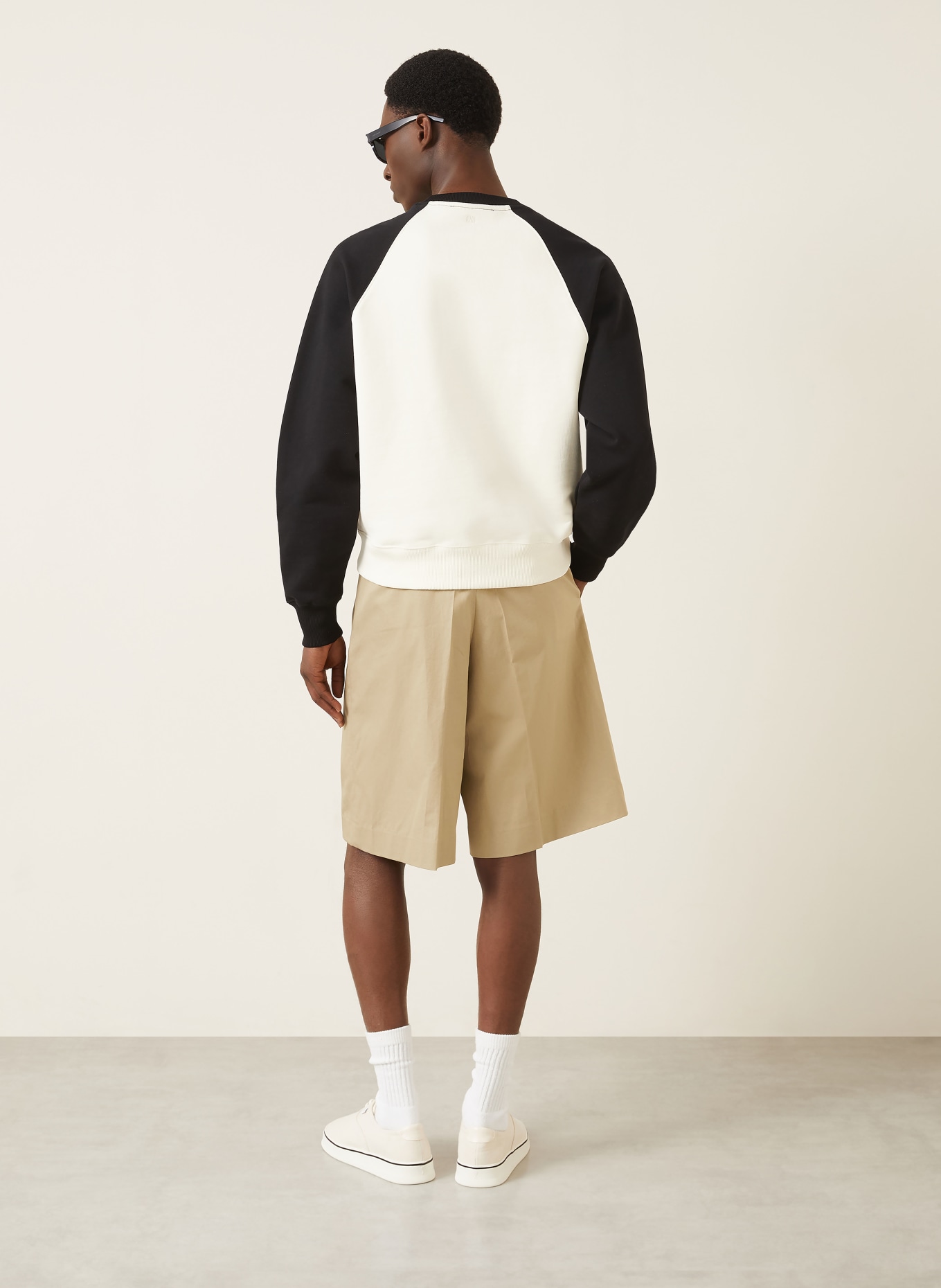 AMI PARIS Sweatshirt: WEISS / SCHWARZ