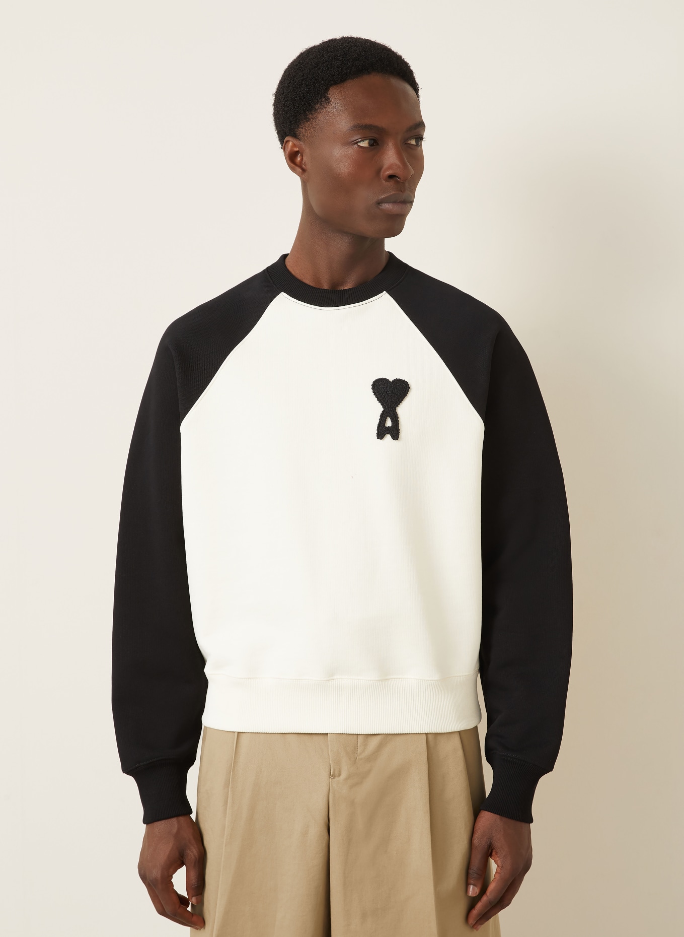 AMI PARIS Sweatshirt: WEISS / SCHWARZ
