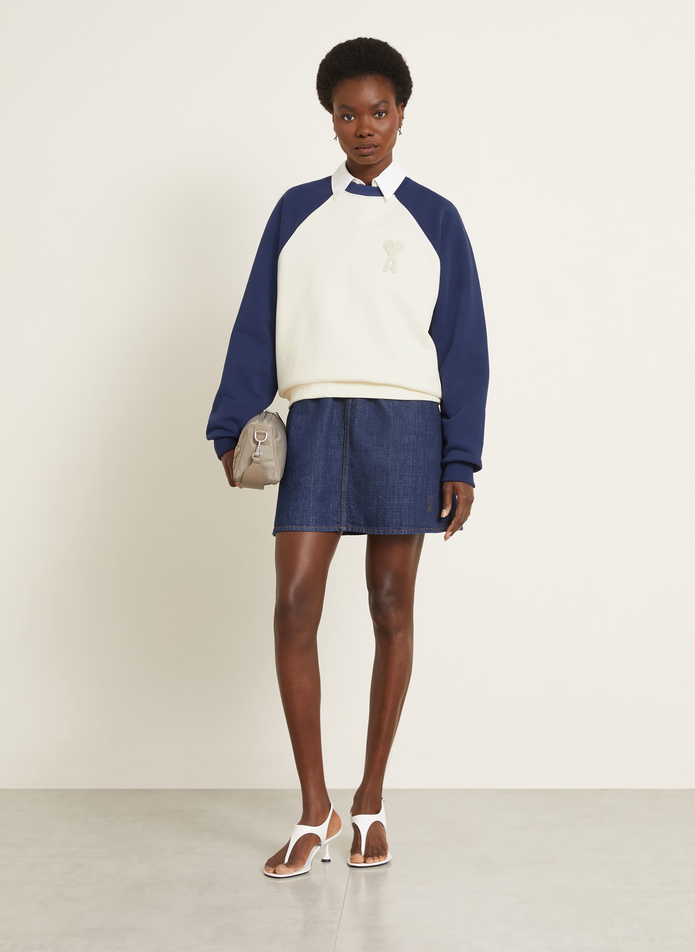 AMI PARIS sweat-shirt: CRÈME / BLEU FONCÉ