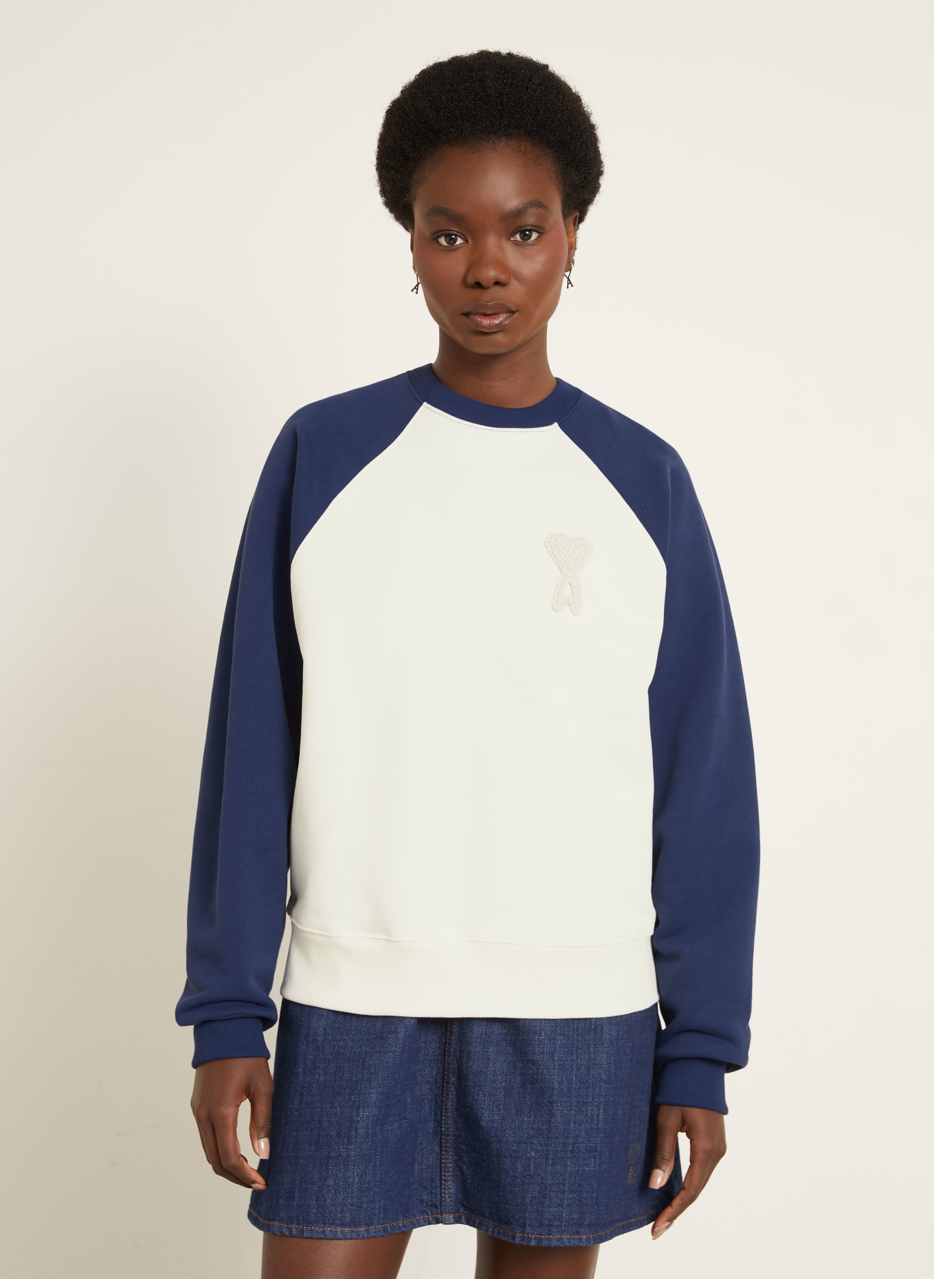 AMI PARIS sweat-shirt: CRÈME / BLEU FONCÉ